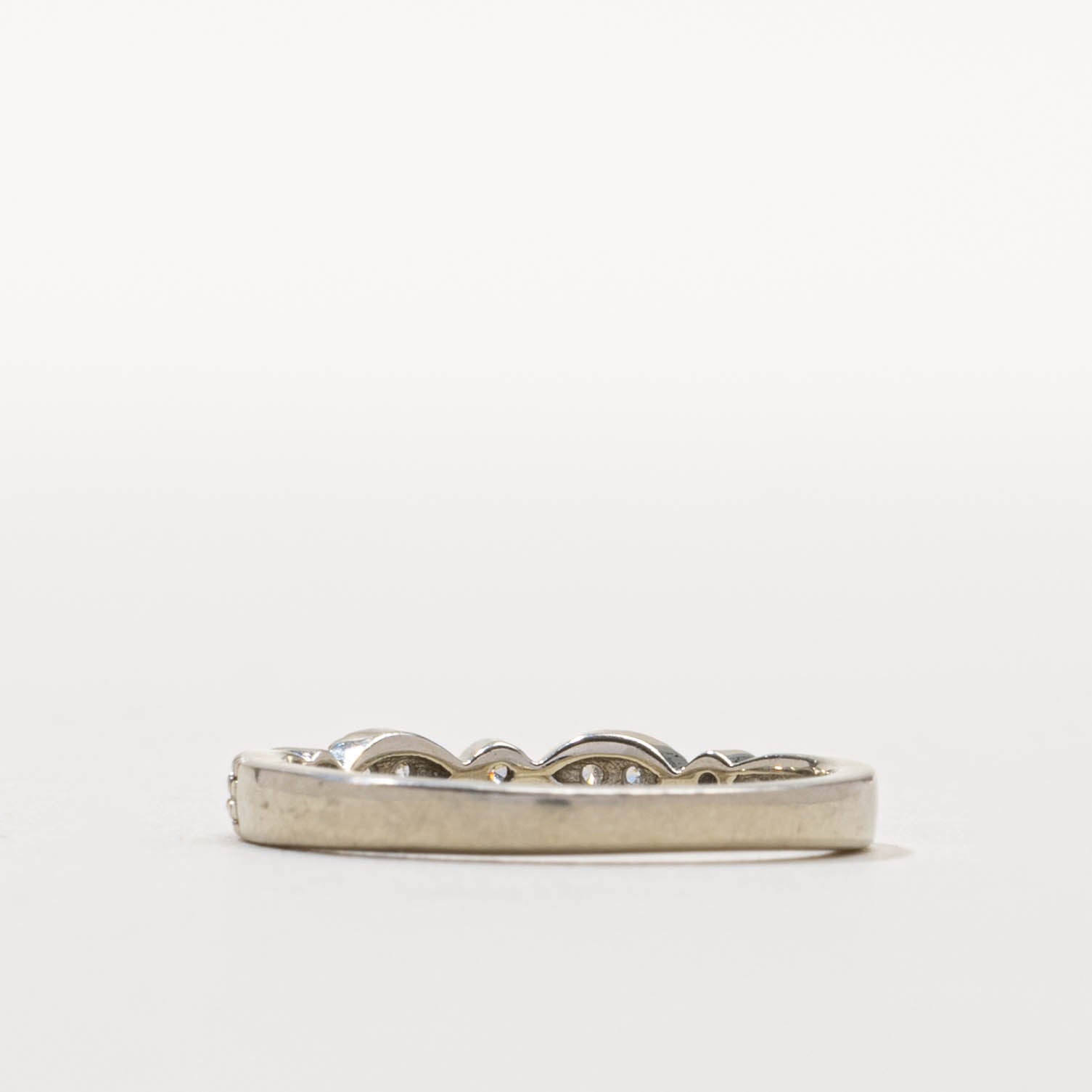 19k Diamond Milgrain Marquise Band | 2.5mm | SZ 5.25