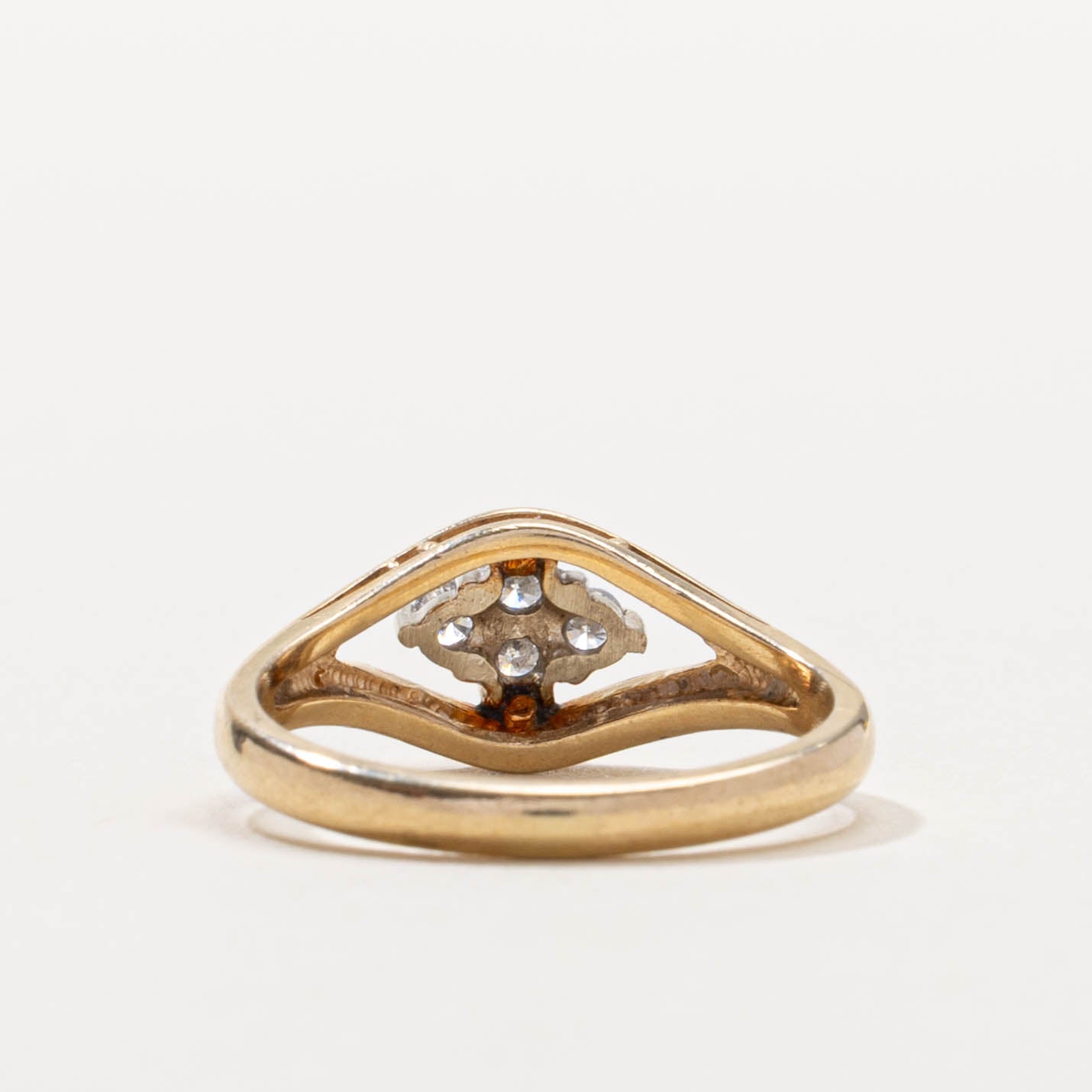 14k Diamond Cluster Split Shank Ring | SZ 4.25