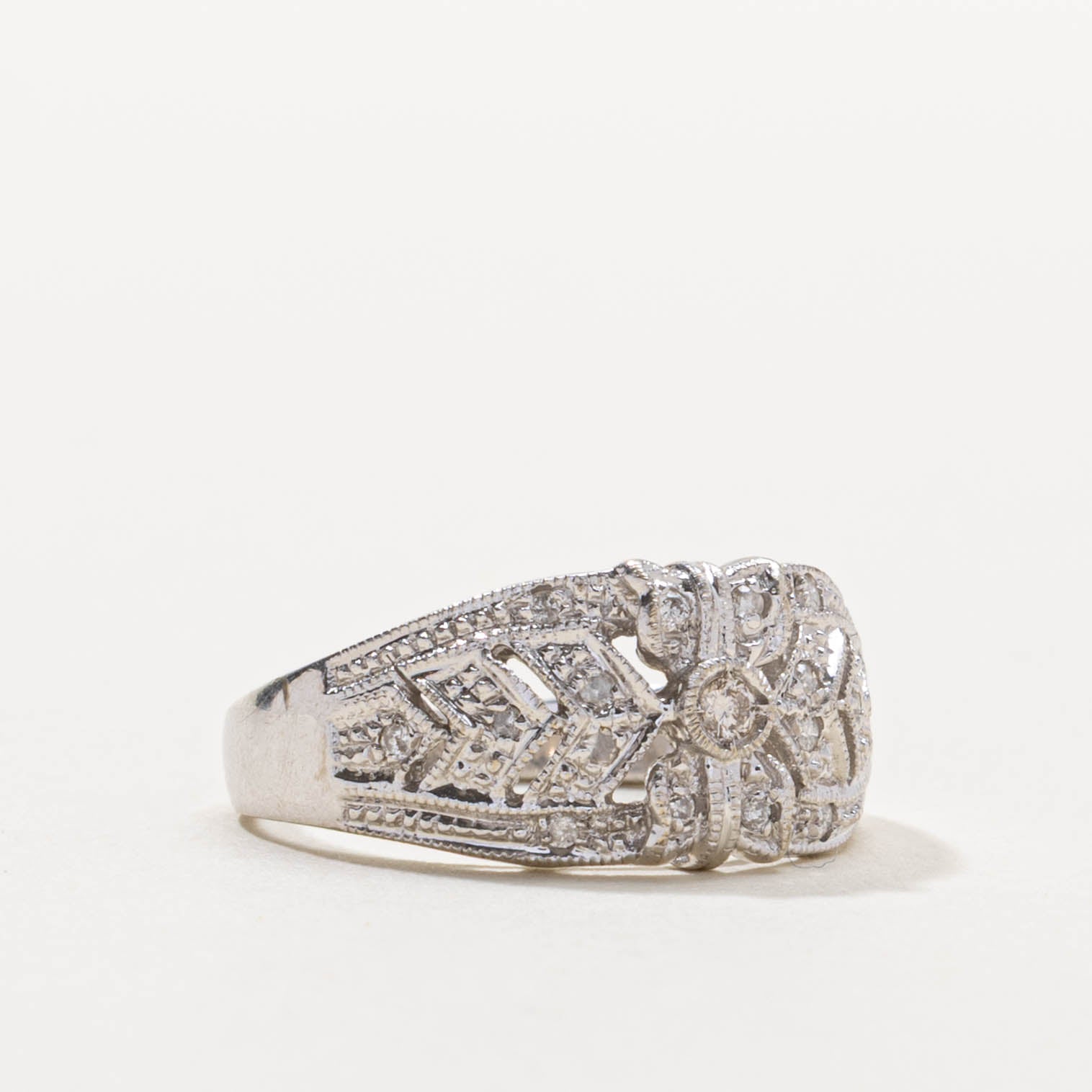14k Diamond Ornate Milgrained Dome Ring | SZ 4.75