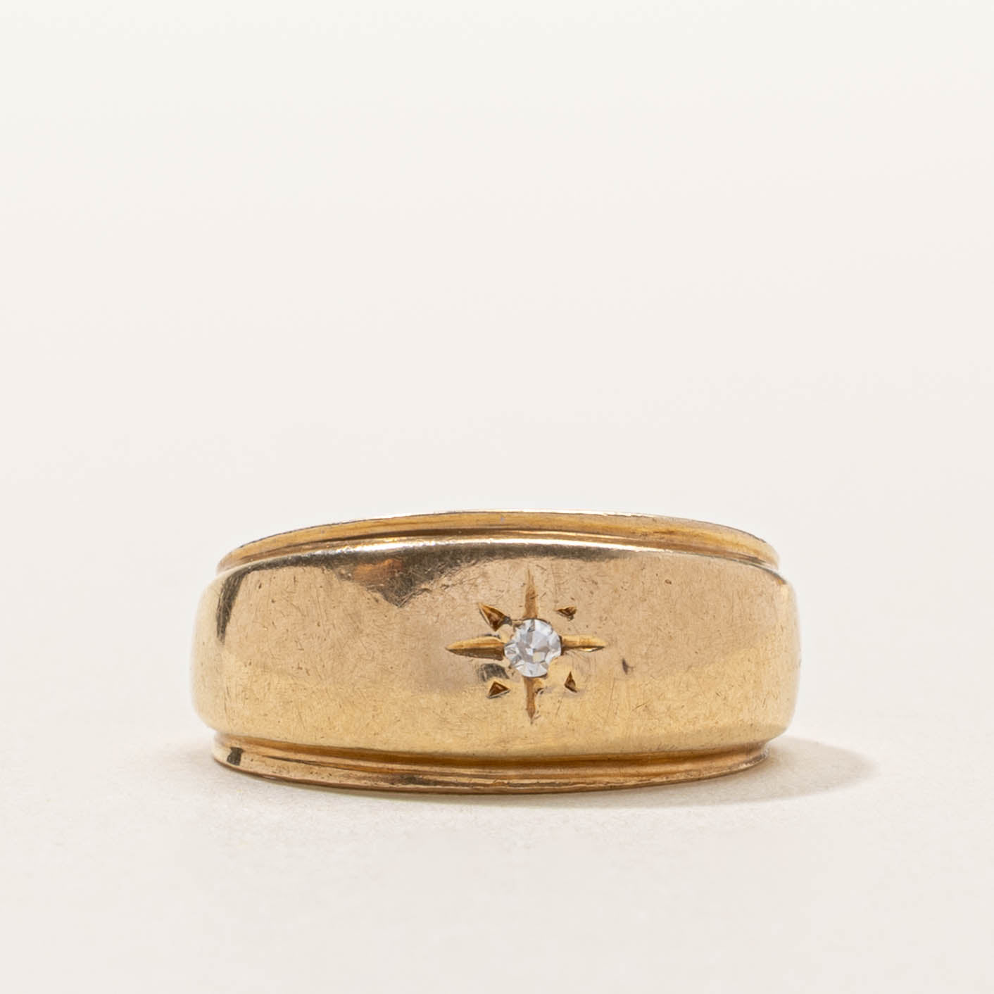 14k Star Set Diamond Grooved Dome Ring | SZ 6