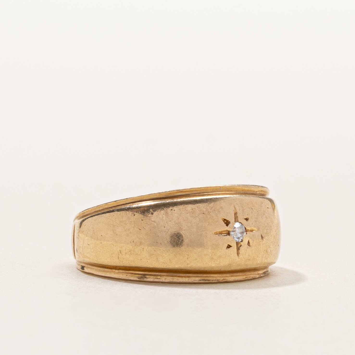14k Star Set Diamond Grooved Dome Ring | SZ 6