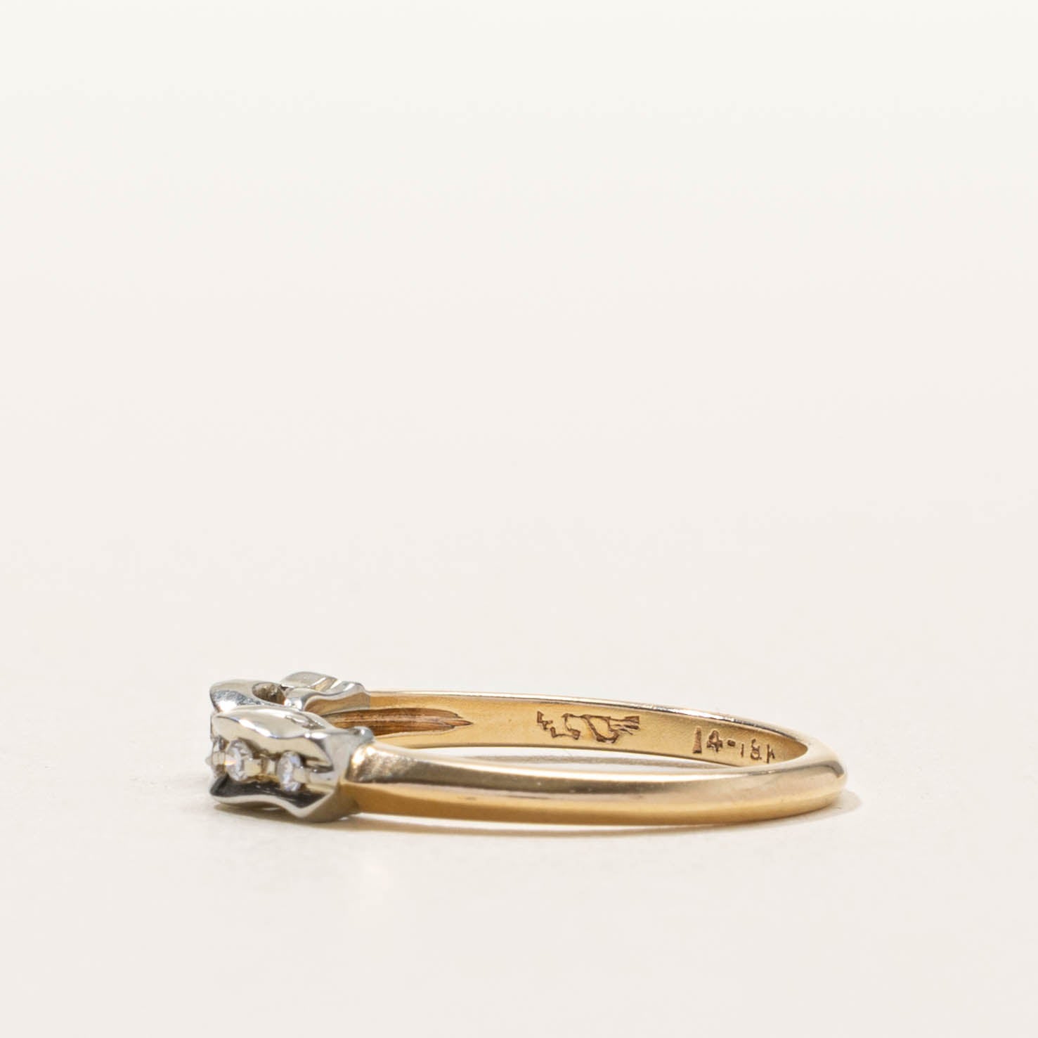 14k Two Tone Diamond Reverse Tapered Ring | SZ 5
