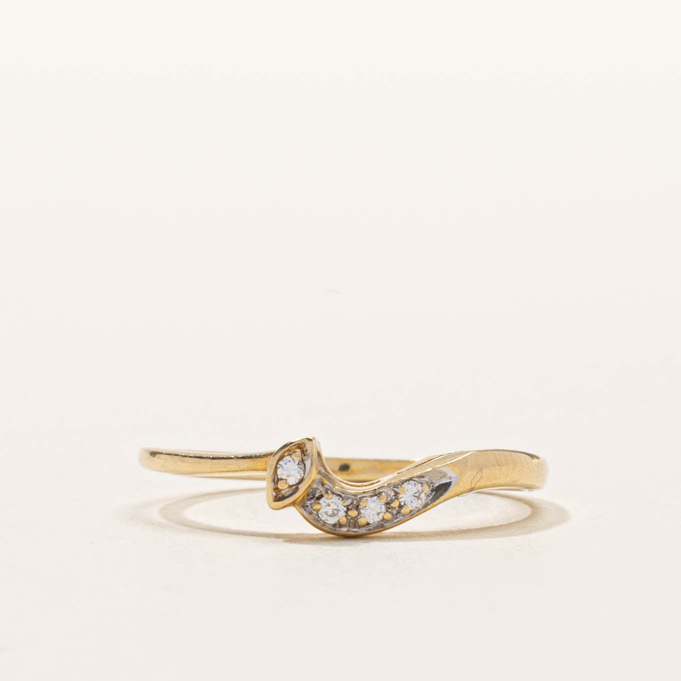 14k Diamond Abstract Contour Ring | SZ 5.25