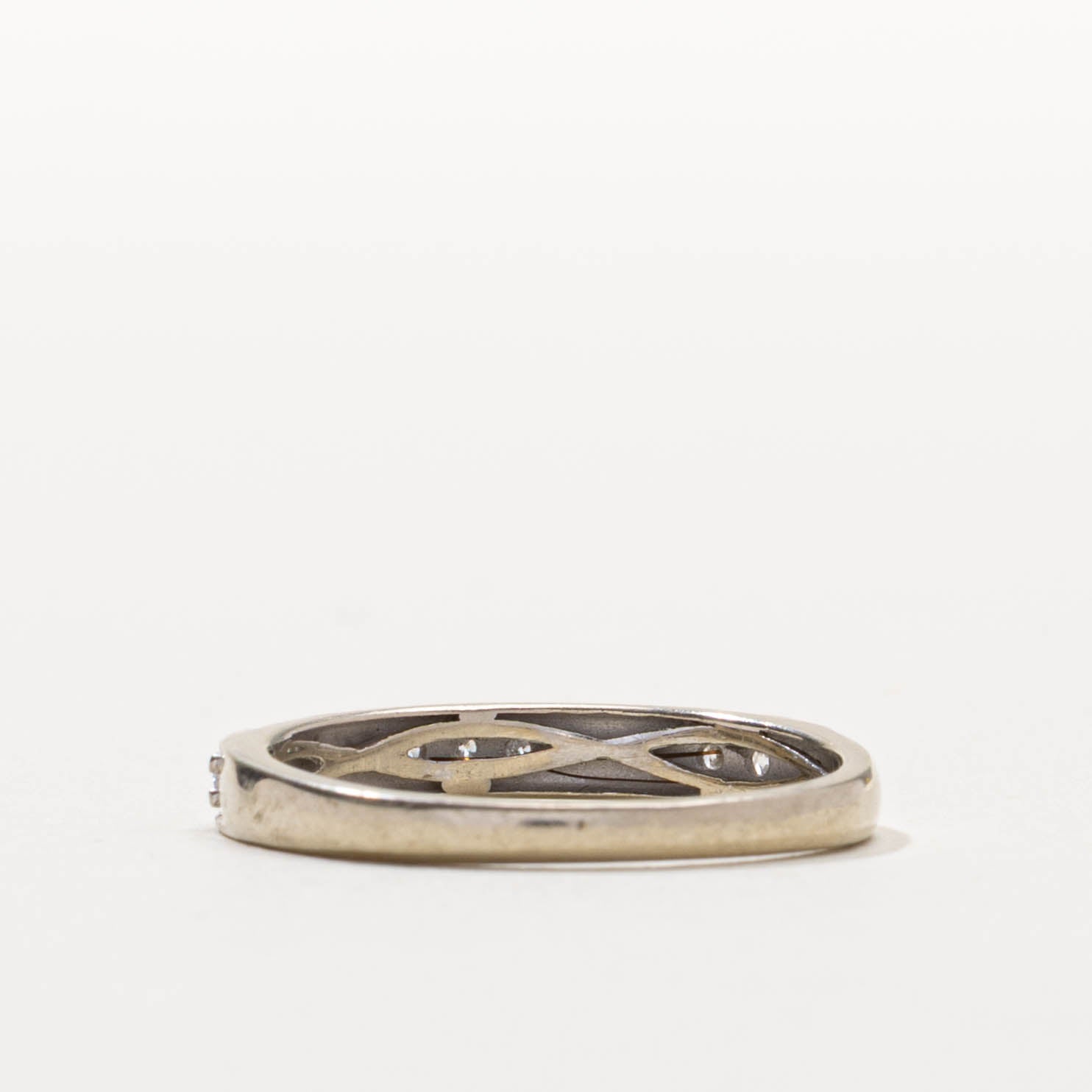 10k Diamond Milgrained Marquise Band | SZ 5.5