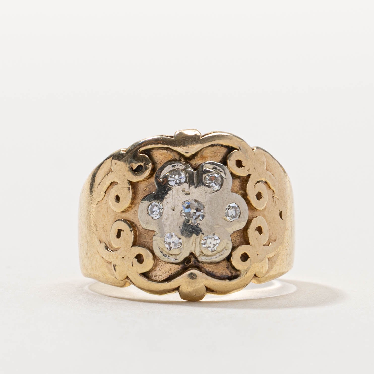 14k Two Tone Diamond Daisy Cocktail Ring | SZ 4.25