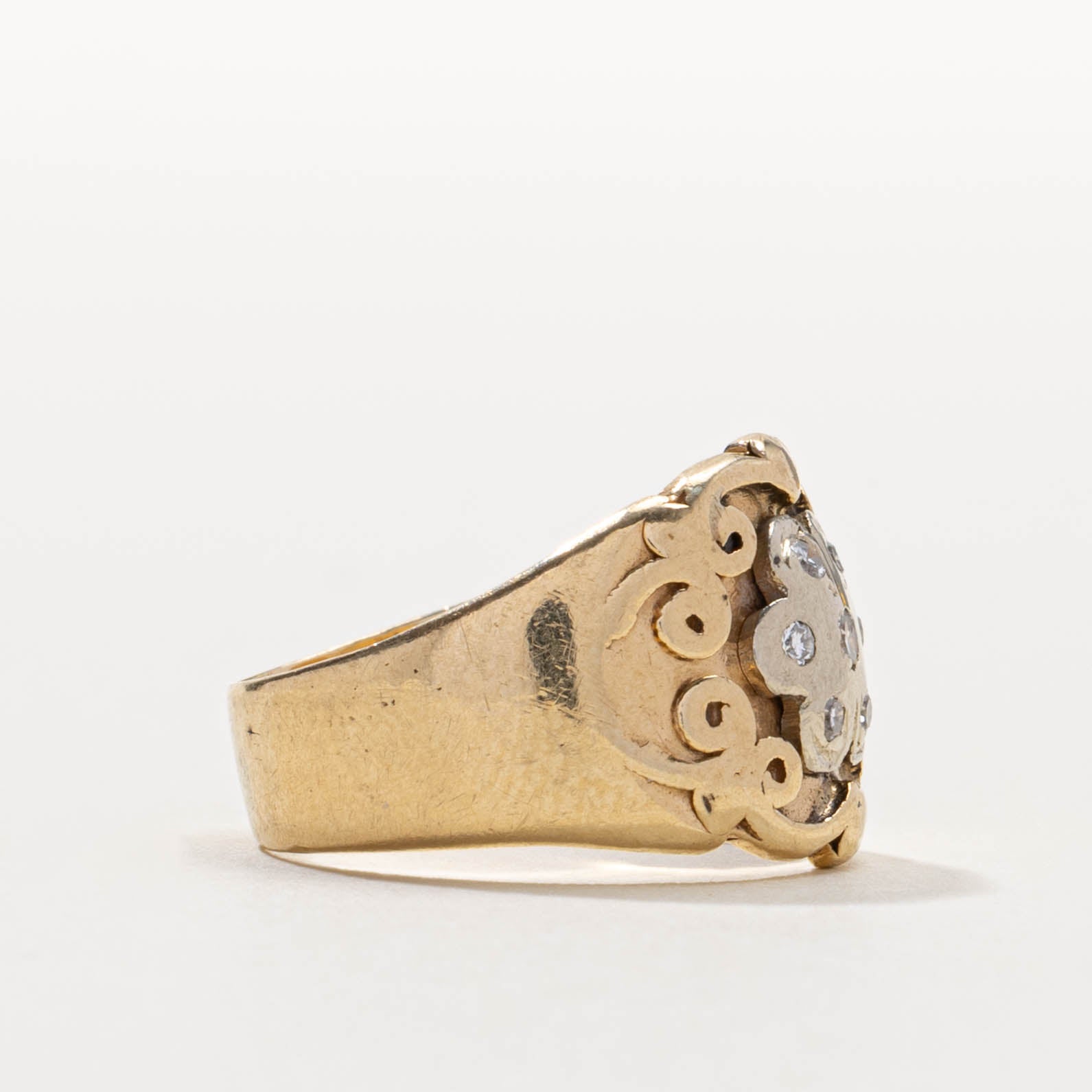14k Two Tone Diamond Daisy Cocktail Ring | SZ 4.25