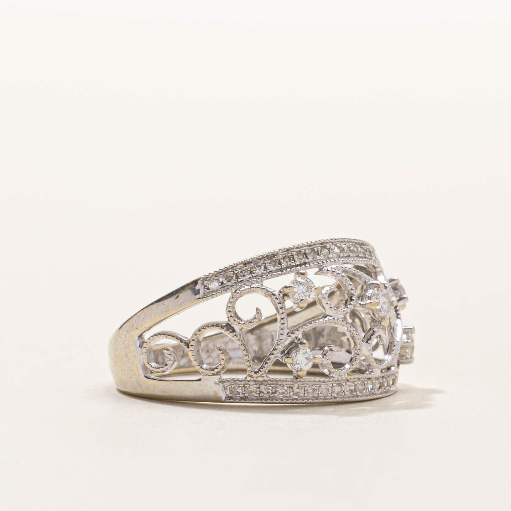 14k Diamond Scrollwork Milgrained Dome Ring | SZ 6.5