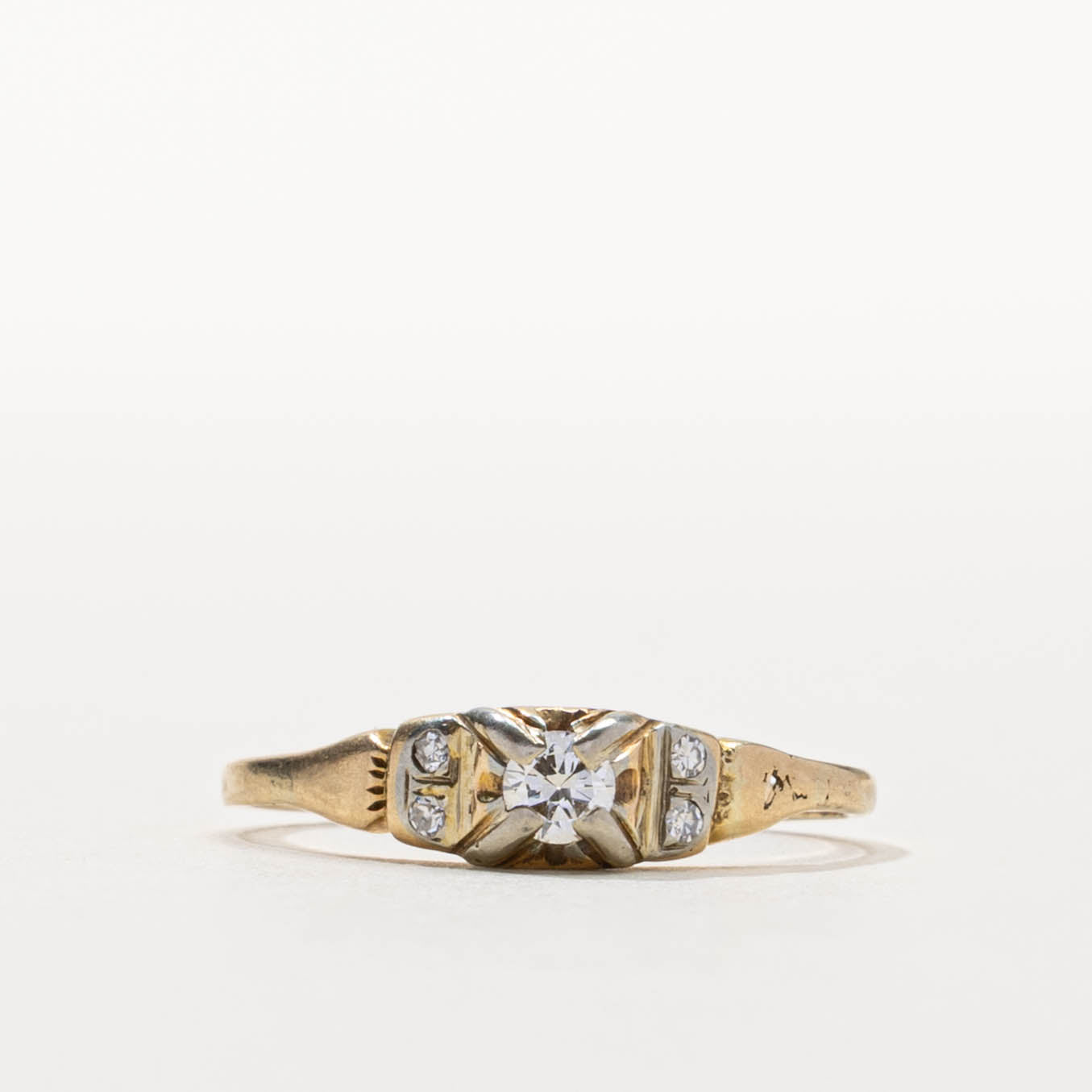 14k Illusion Set Diamond Engraved Ring | SZ 7