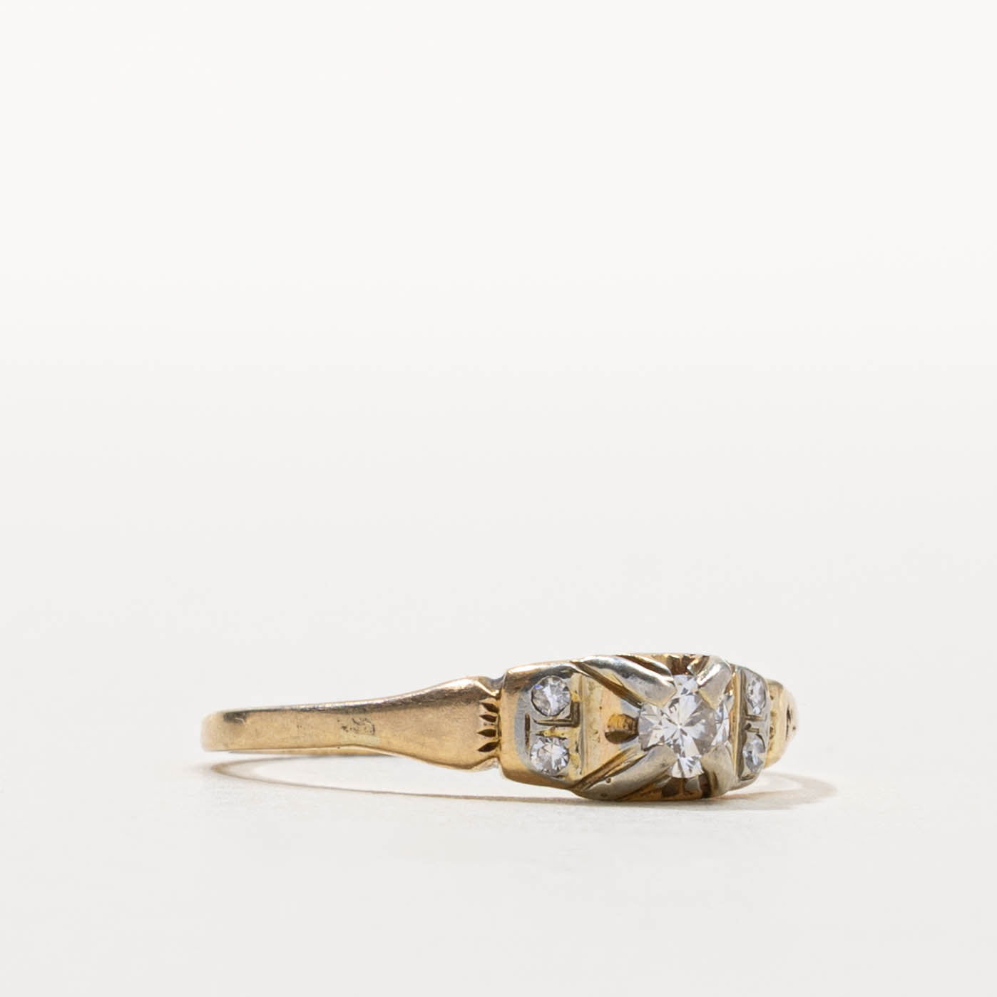 14k Illusion Set Diamond Engraved Ring | SZ 7