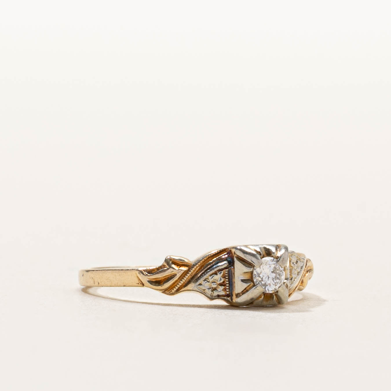 14k Illusion Set Diamond Milgrained Ring | SZ 5.5