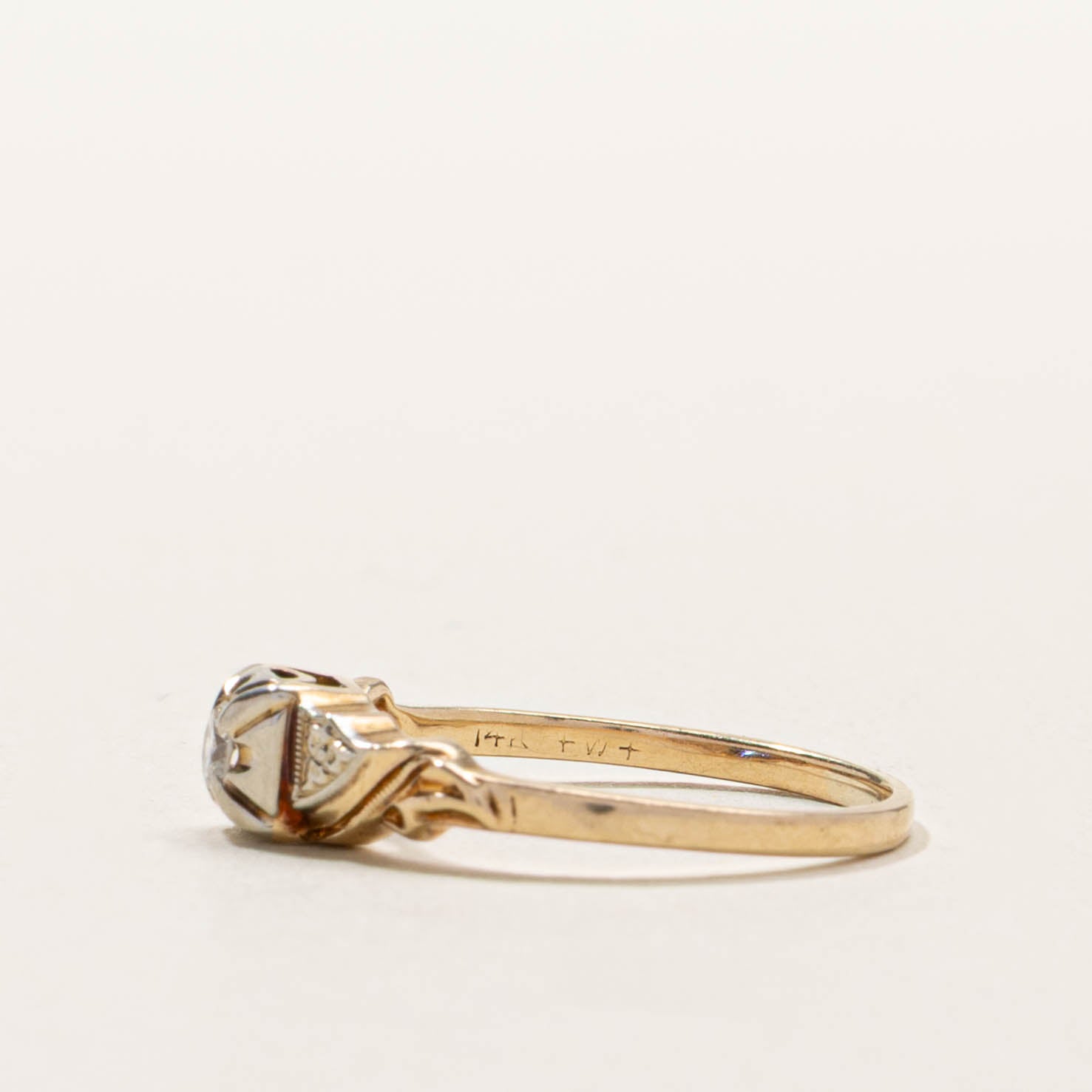 14k Illusion Set Diamond Milgrained Ring | SZ 5.5