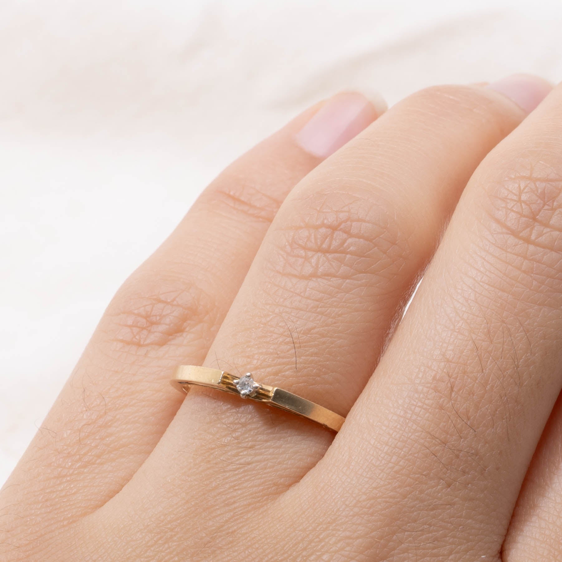14k Single Stone Diamond Plain Band | 2mm | SZ 7