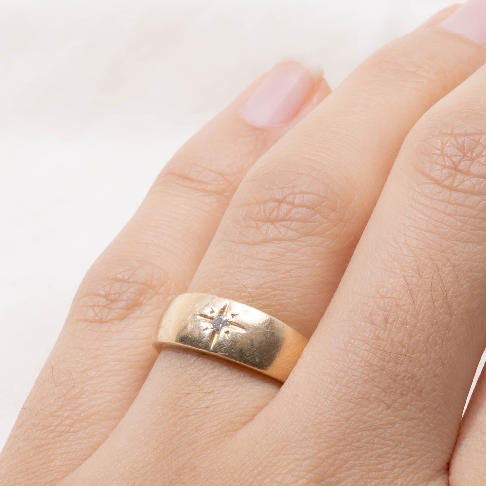 14k Star Set Diamond Dome Ring | SZ 5.75