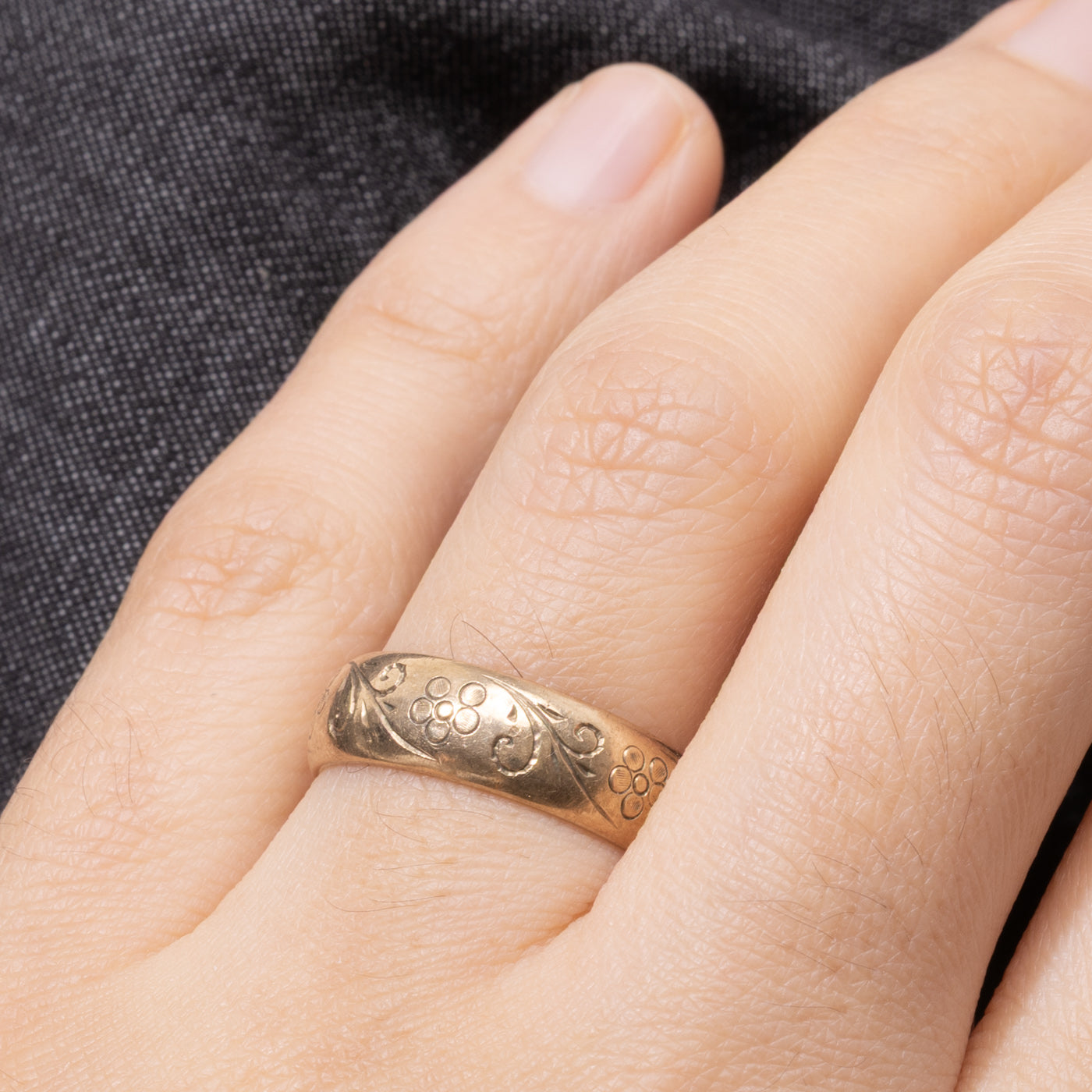 1976 Sheffield 9k Floral Engraved Band | 6.00mm | SZ 7.75