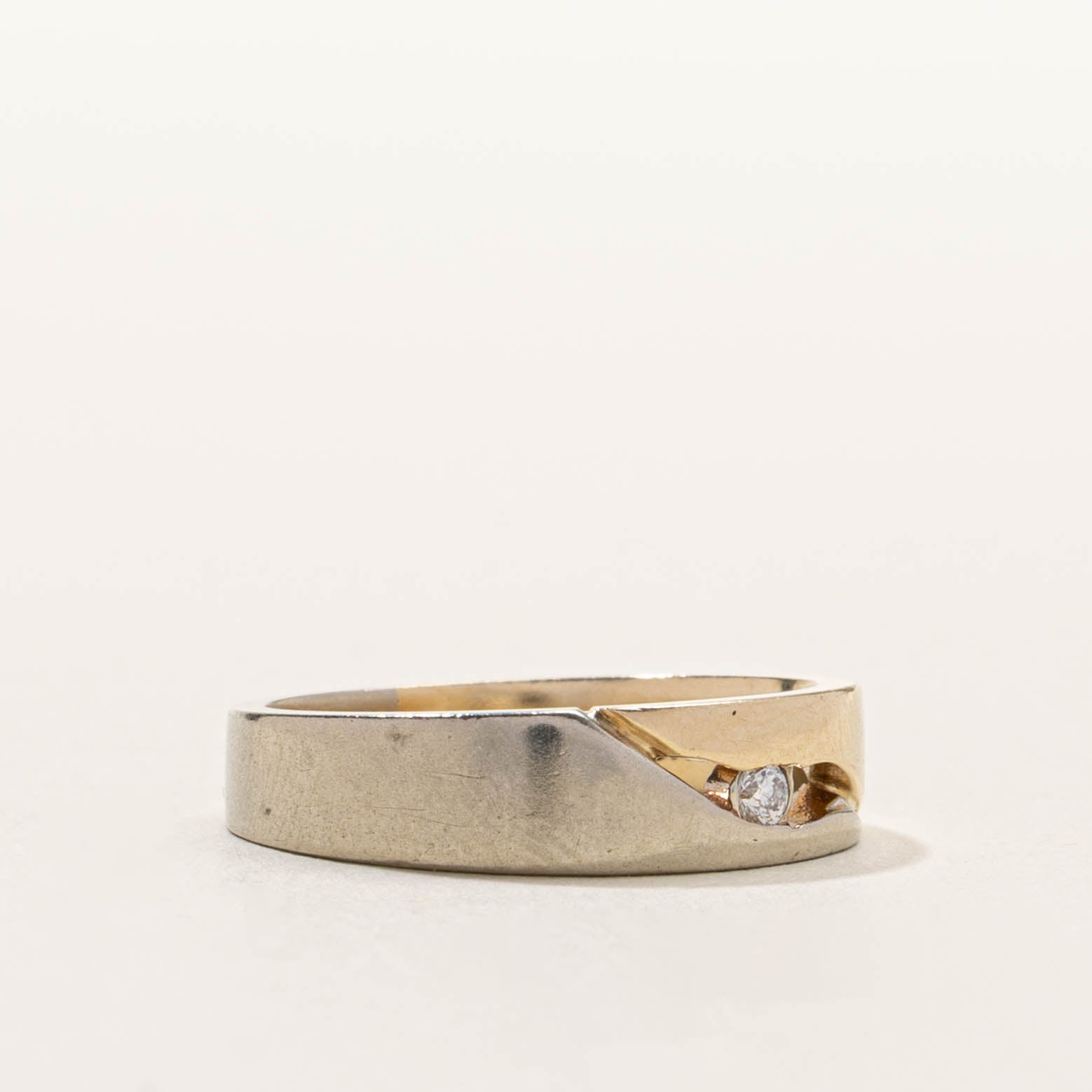 10k Two Tone Diamond Ravine Band | SZ 7.5