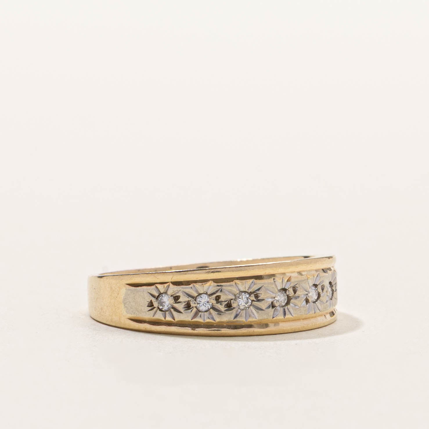 10k Star Set Diamond Grooved Dome Ring | SZ 7