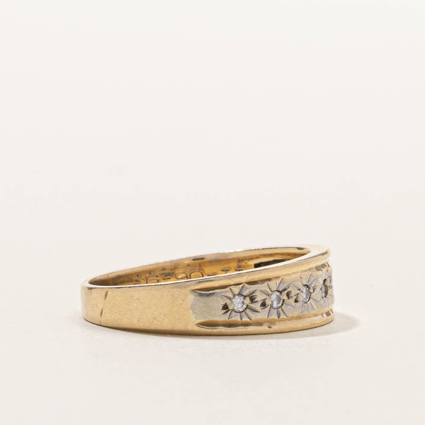 10k Star Set Diamond Grooved Dome Ring | SZ 7