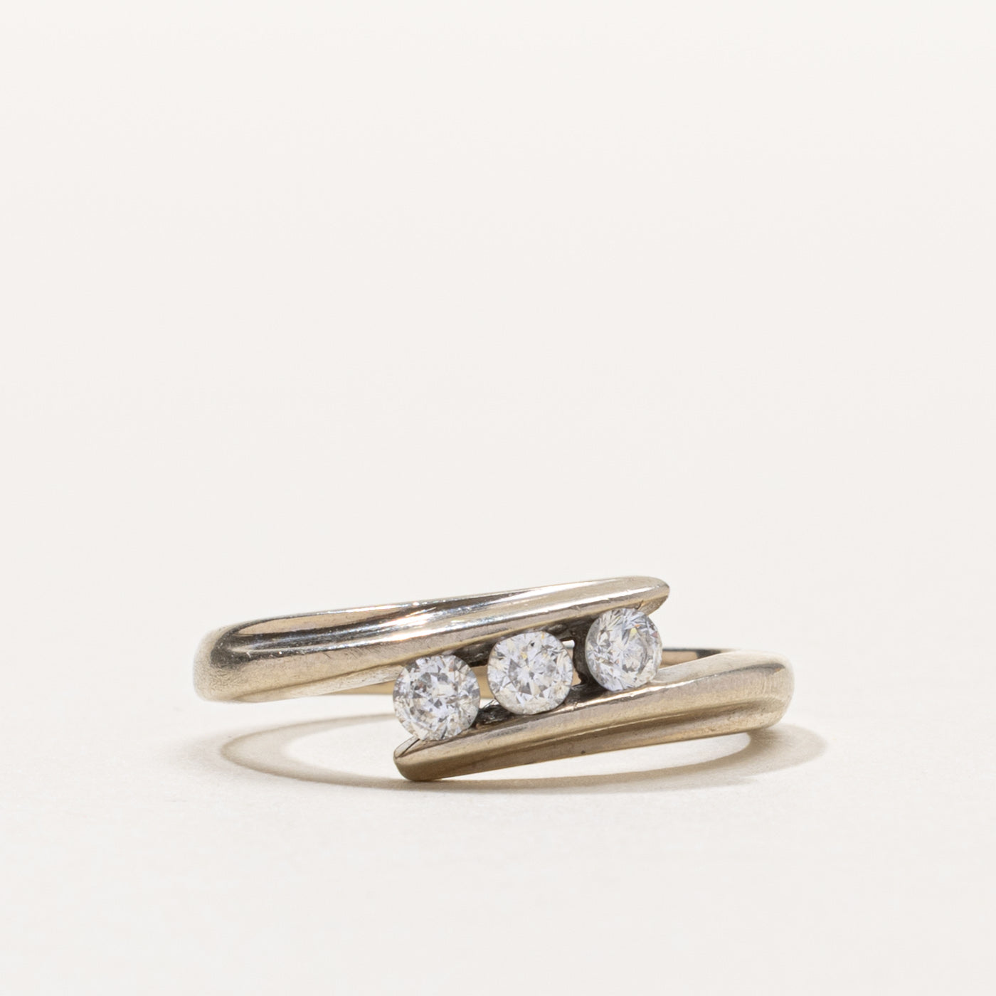 Canadian 10k Three Stone Diamond Bypass Ring | 0.21ctw | SZ 4.75