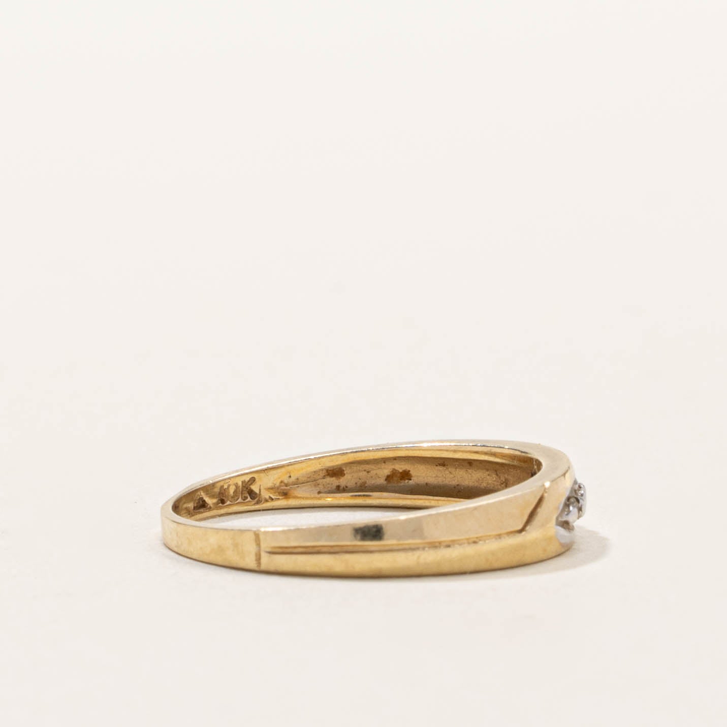 10k Diamond Marquise Grooved Ring | SZ 6