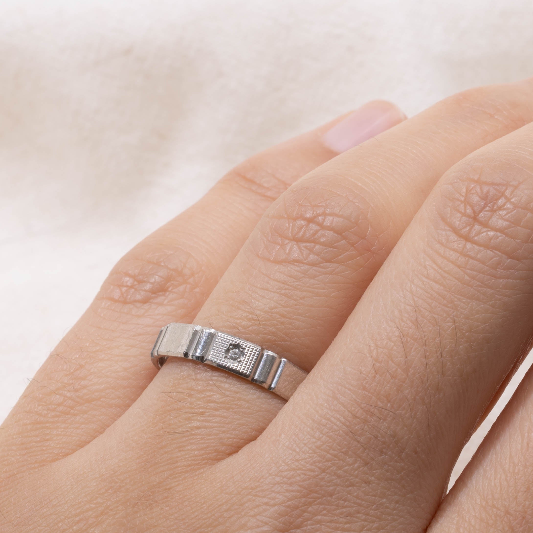 900 Platinum Diamond Textured Fluted Band | 3.80mm | SZ 8