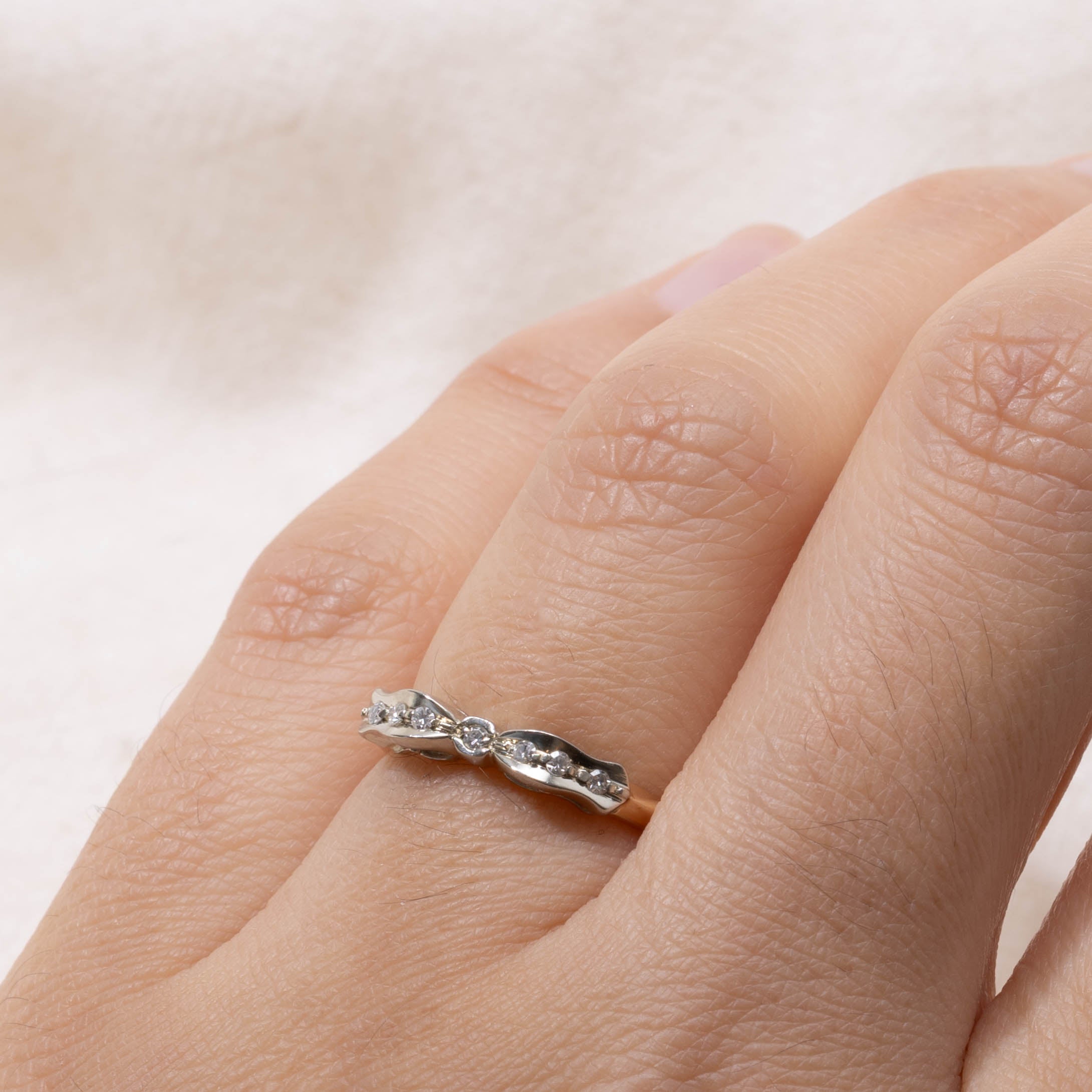 14k Two Tone Diamond Reverse Tapered Ring | SZ 5