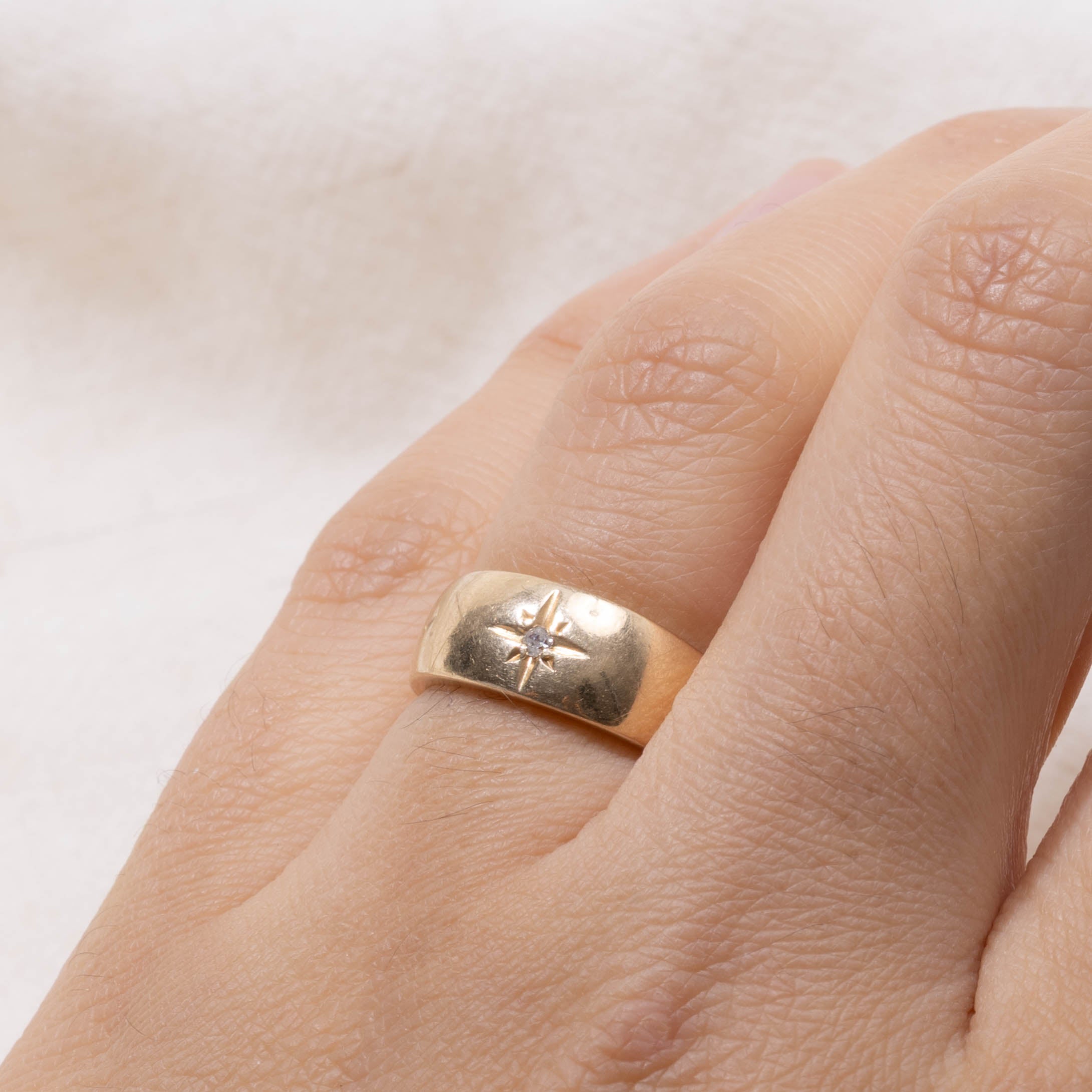 14k Star Set Diamond Dome Ring | SZ 5