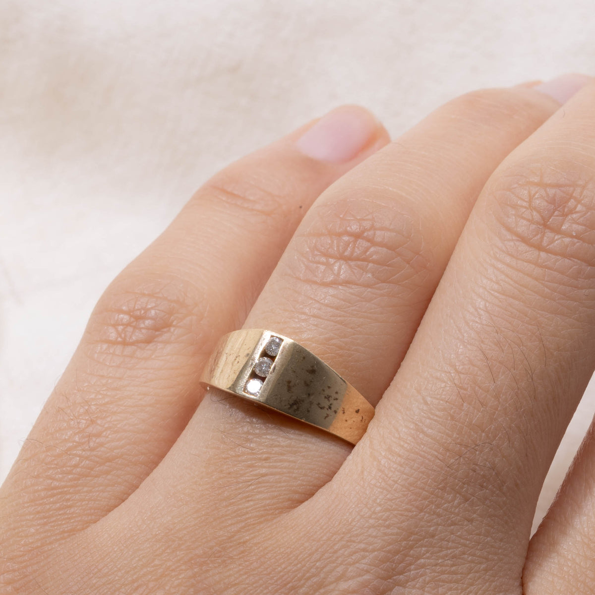 10k Three Stone Diamond Column Dome Ring | SZ 6