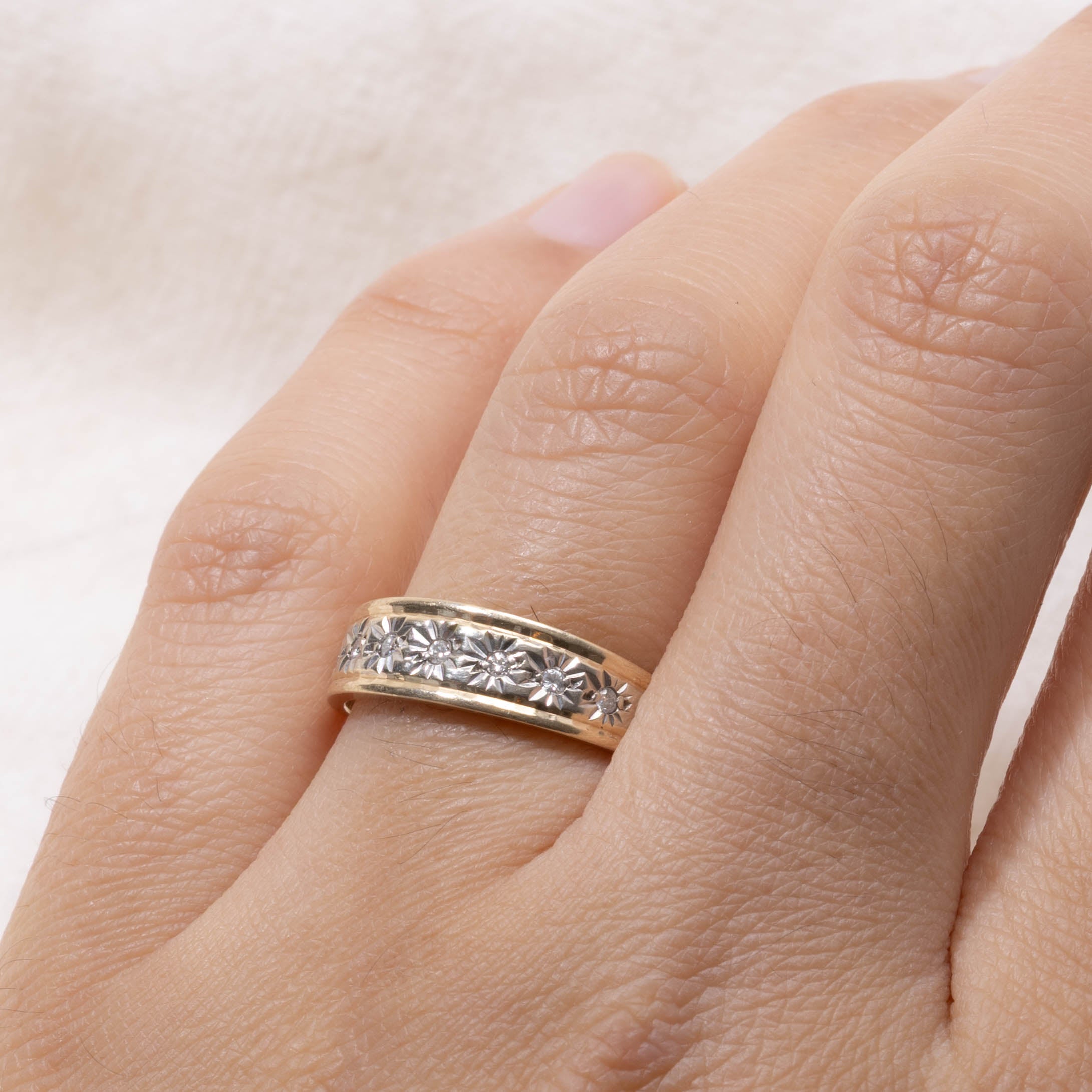 10k Star Set Diamond Grooved Dome Ring | SZ 7