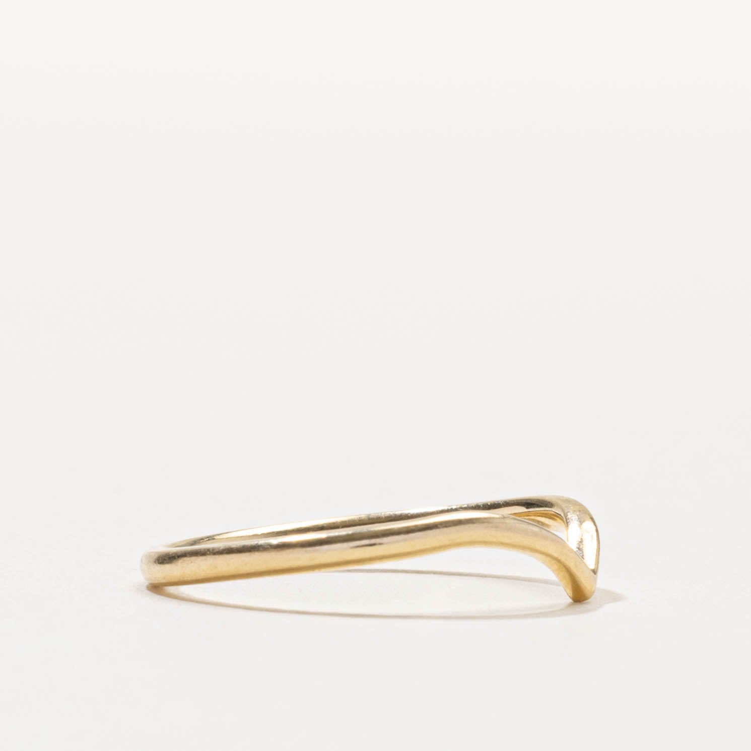 14k Plain Chevron Ring | 1.75mm | SZ 6.25