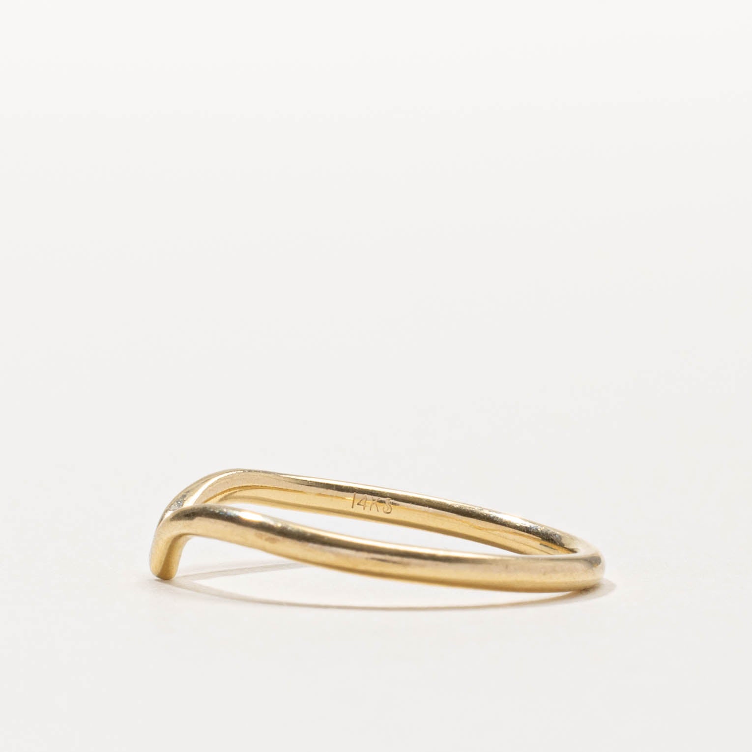 14k Plain Chevron Ring | 1.75mm | SZ 6.25