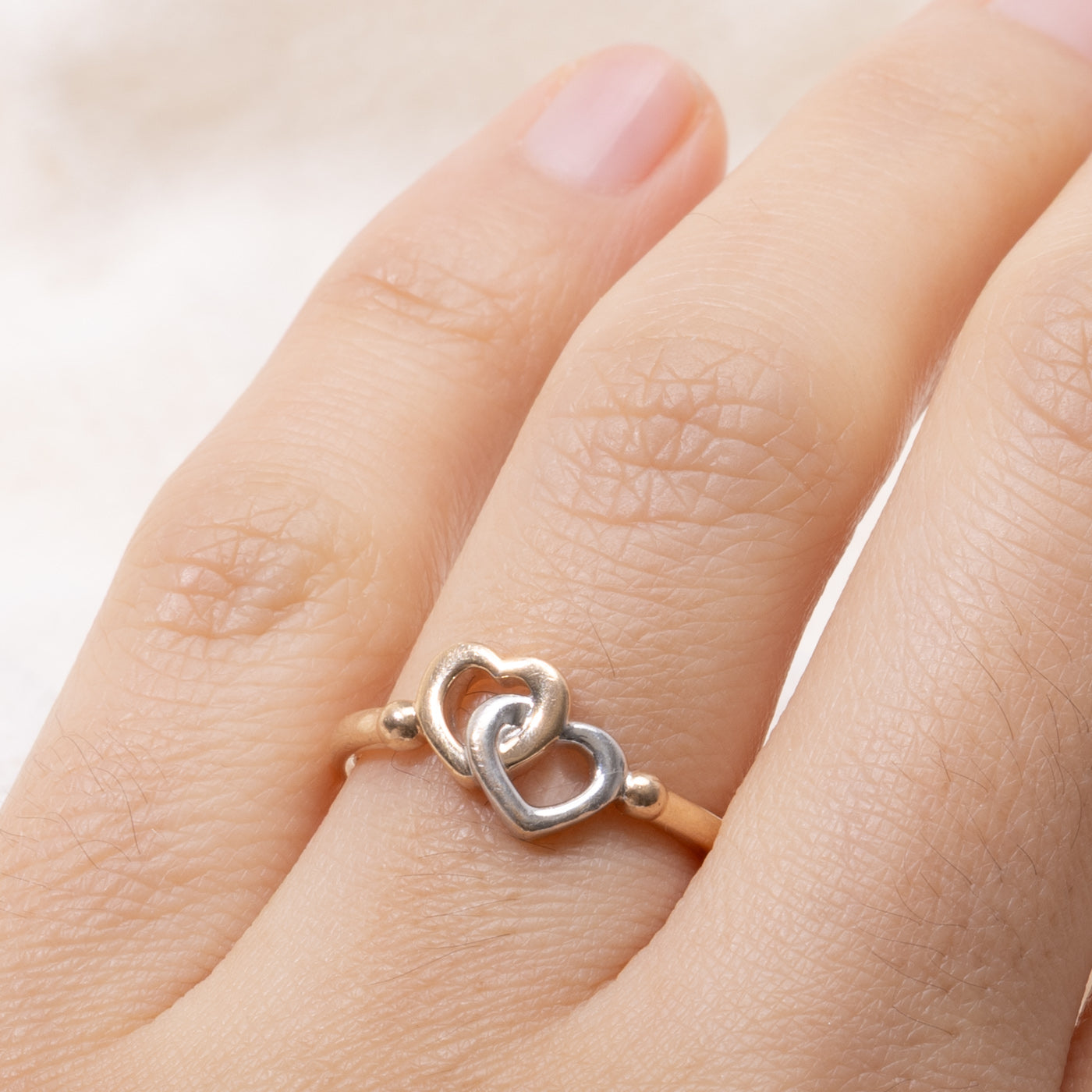 14k Two Tone Interlocking Hearts Ring | SZ 6.5