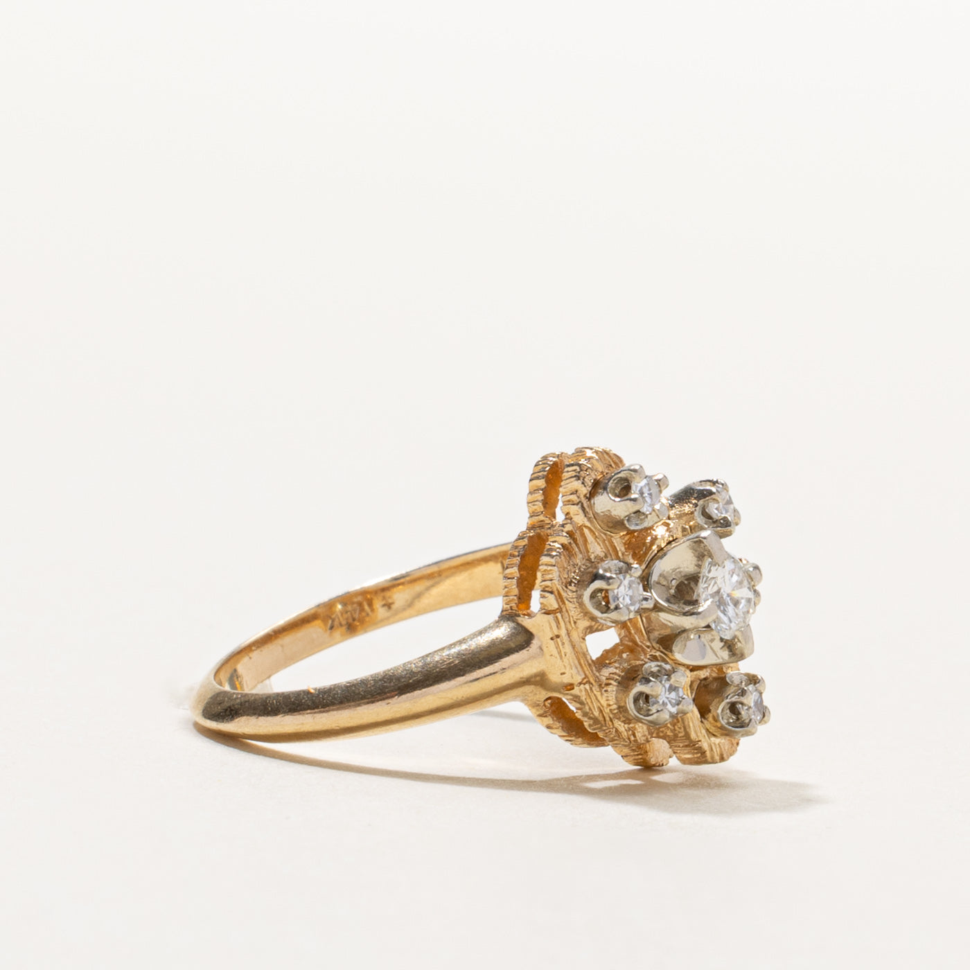 14k Illusion Set Diamond Cluster Textured Ring | 0.27ctw | SZ 7.5