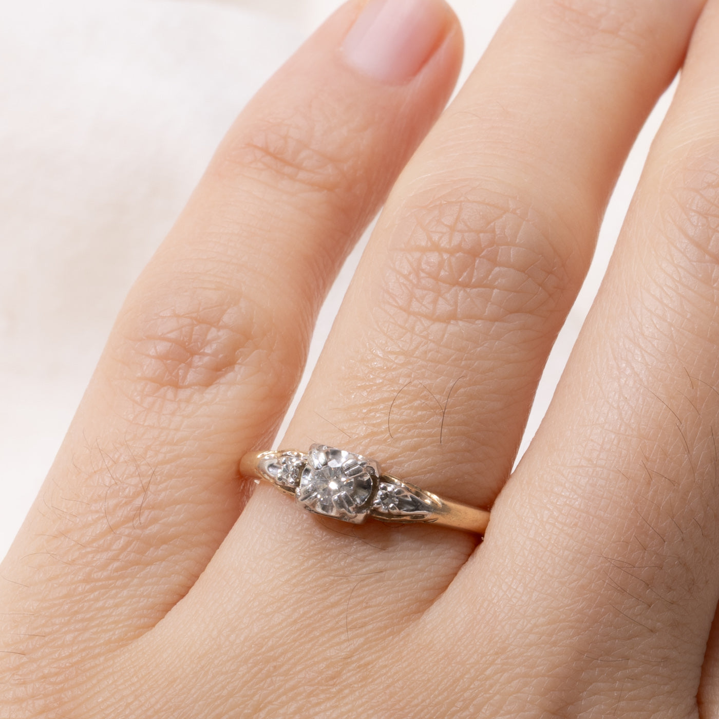 14k Illusion Set Diamond Accented Ring | 0.17ctw | SZ 7