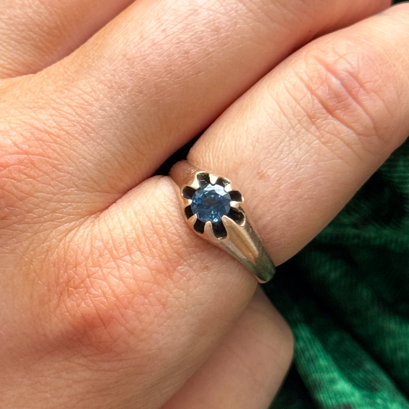 Antique Belcher Set Sapphire Ring | 0.75ct | SZ 7.25 |