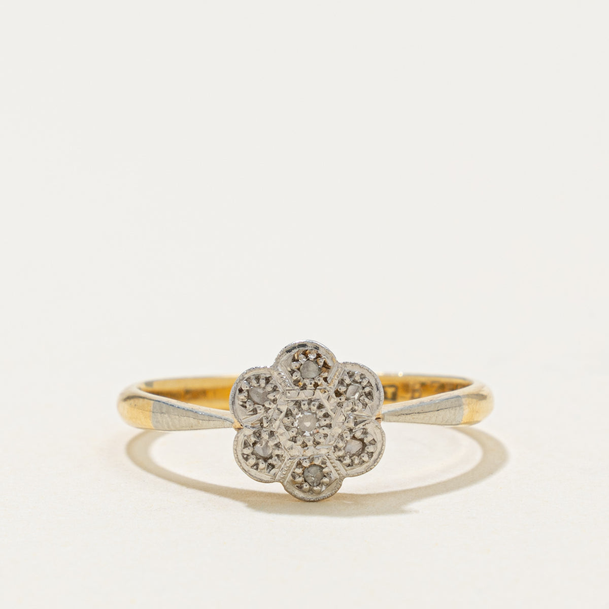 Vintage Platinum Topped 18k Yellow Gold Daisy Diamond Ring