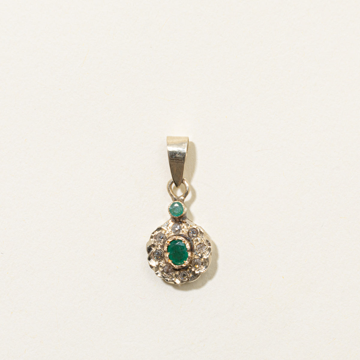 18k White Gold Emerald & Rose Cut Diamond Floral Pendant | 0.29ctw, 0.1ctw