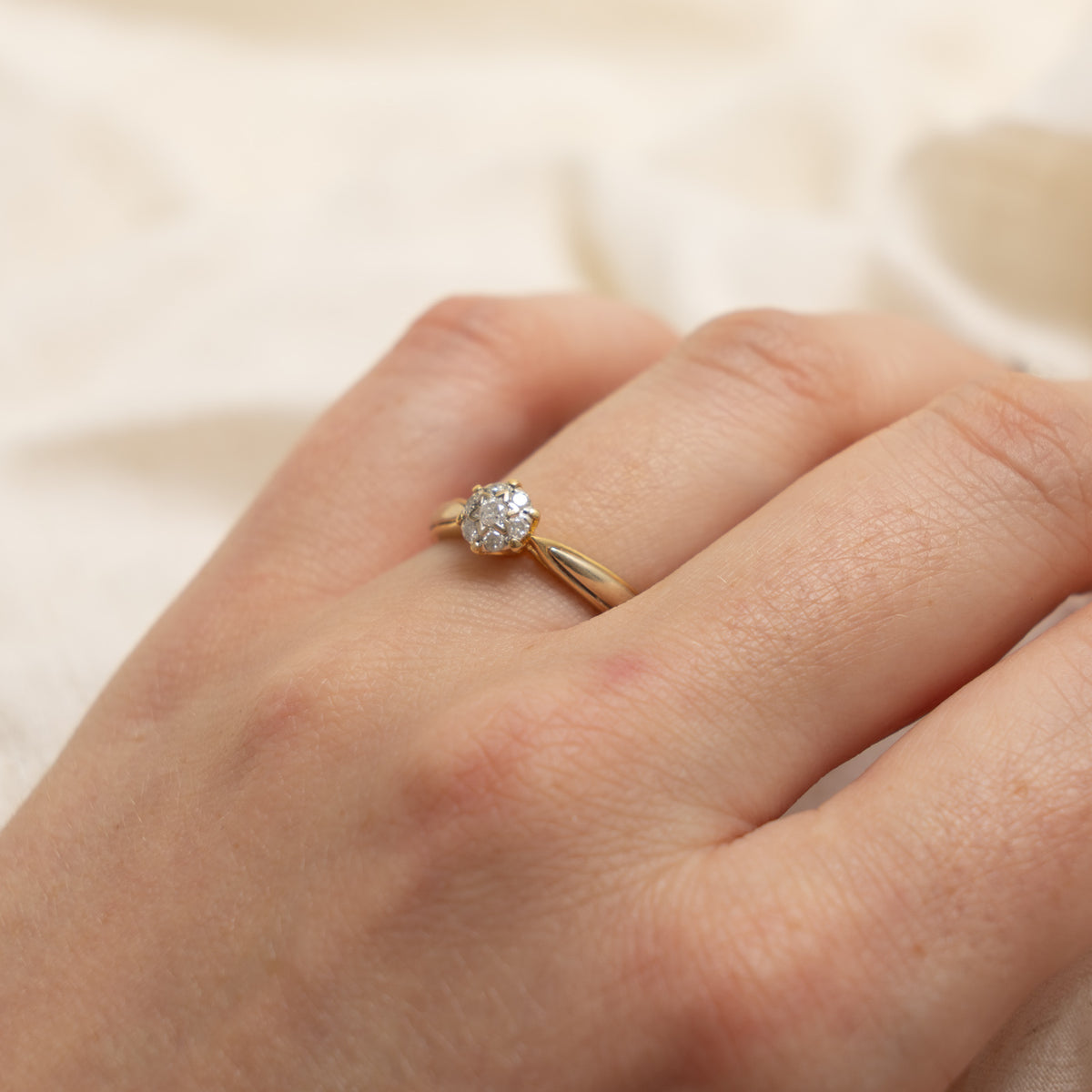 2000 Sheffield Diamond Cluster Reverse Tapered Ring | 0.15ctw | SZ 6.5