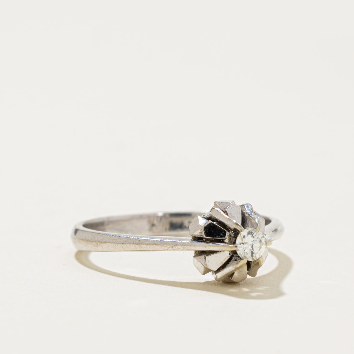 18k Solitaire Diamond Floral Ring | 0.10ct | SZ 7.75