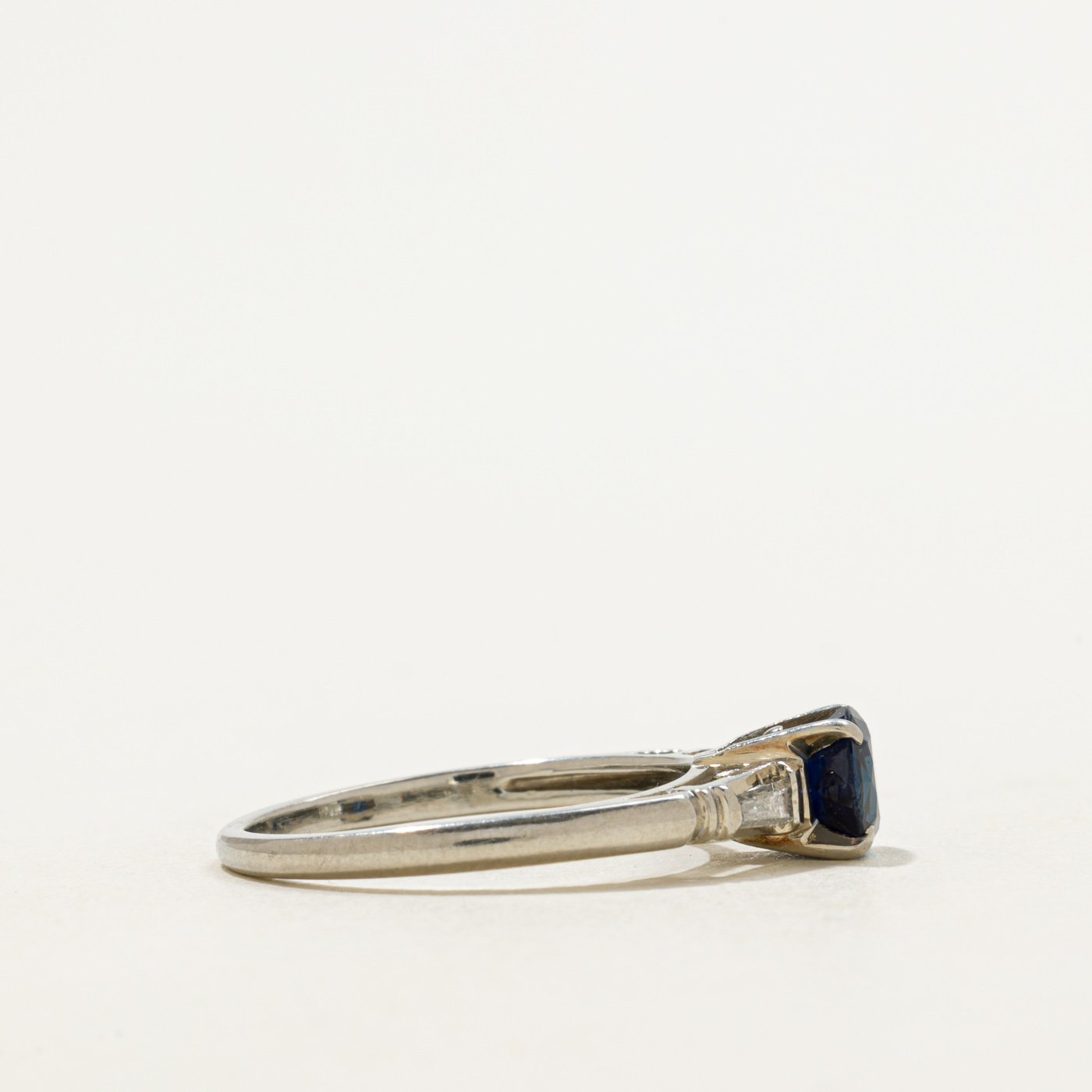 18K Ring with Sapphire