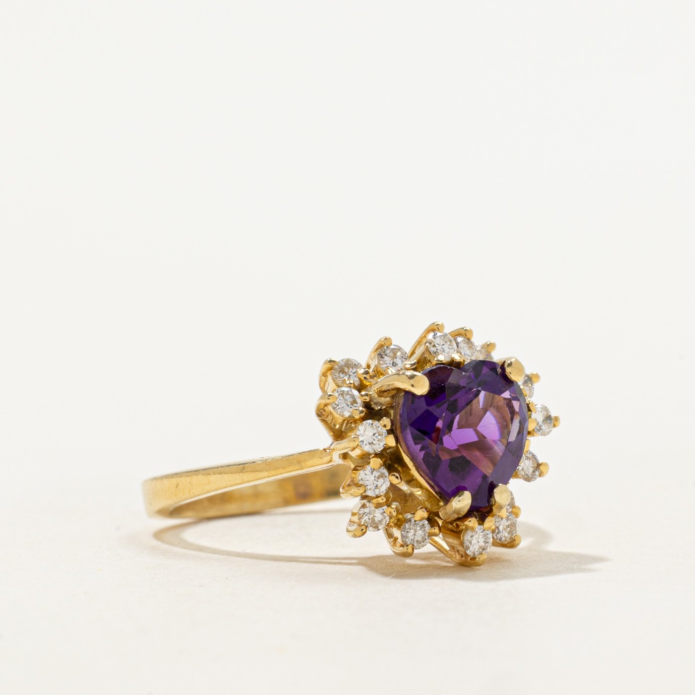 18K Ring with Diamond Accents with Amethyst