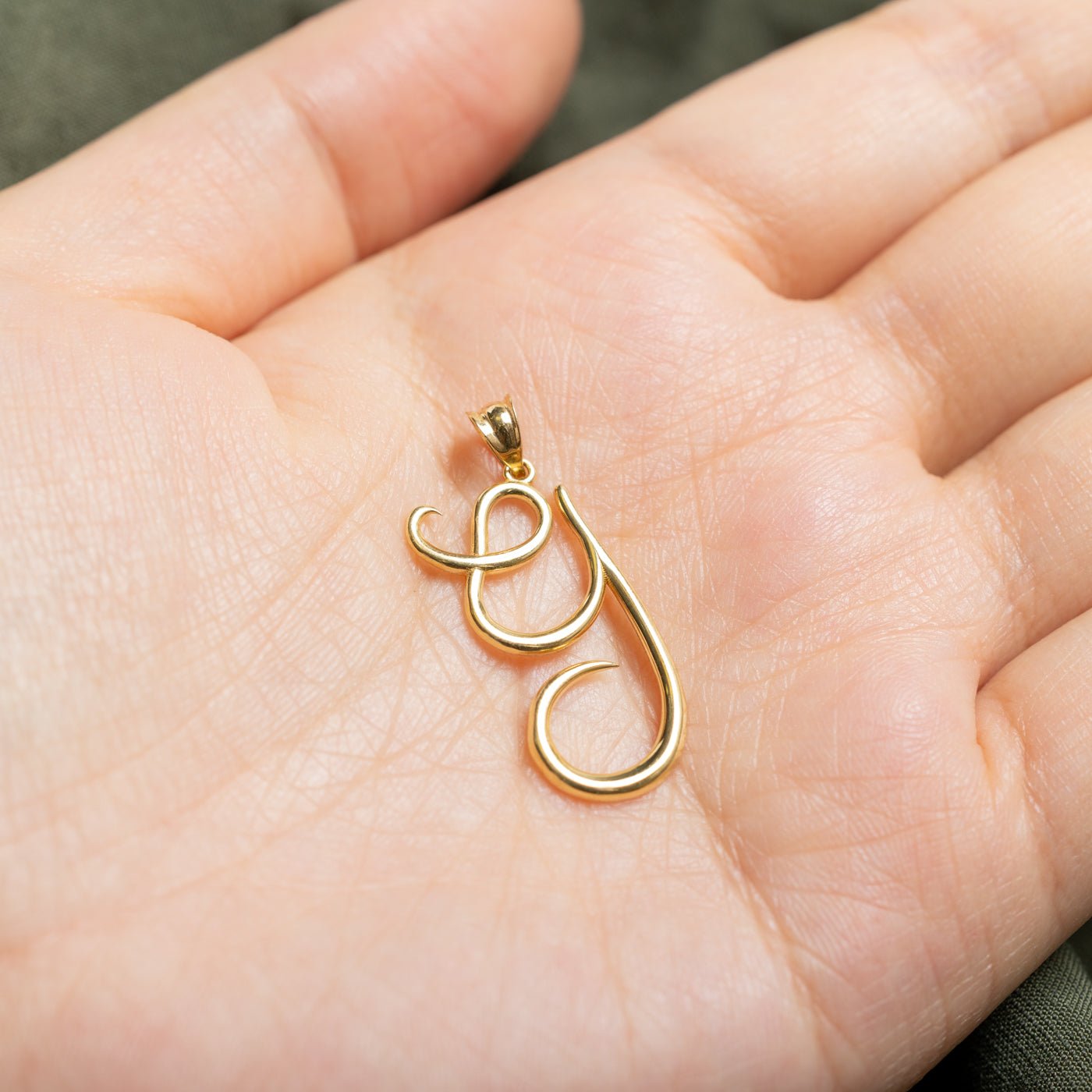 18k Yellow Gold "G" Initialized Pendant