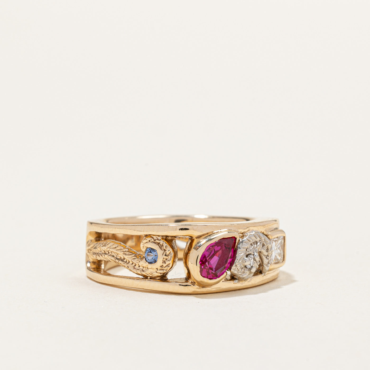 Ruby, Diamond and Sapphire Vintage Ring | 0.53ct, 0.27ctw, 0,05ctw | SZ 6.25 |