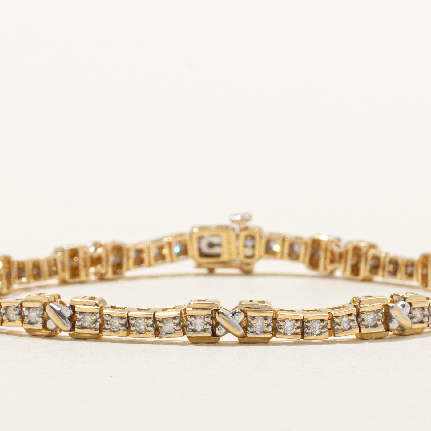 Bracelet tennis géométrique en or 14 carats serti de diamants | 0,75 ct | 17,8 cm
