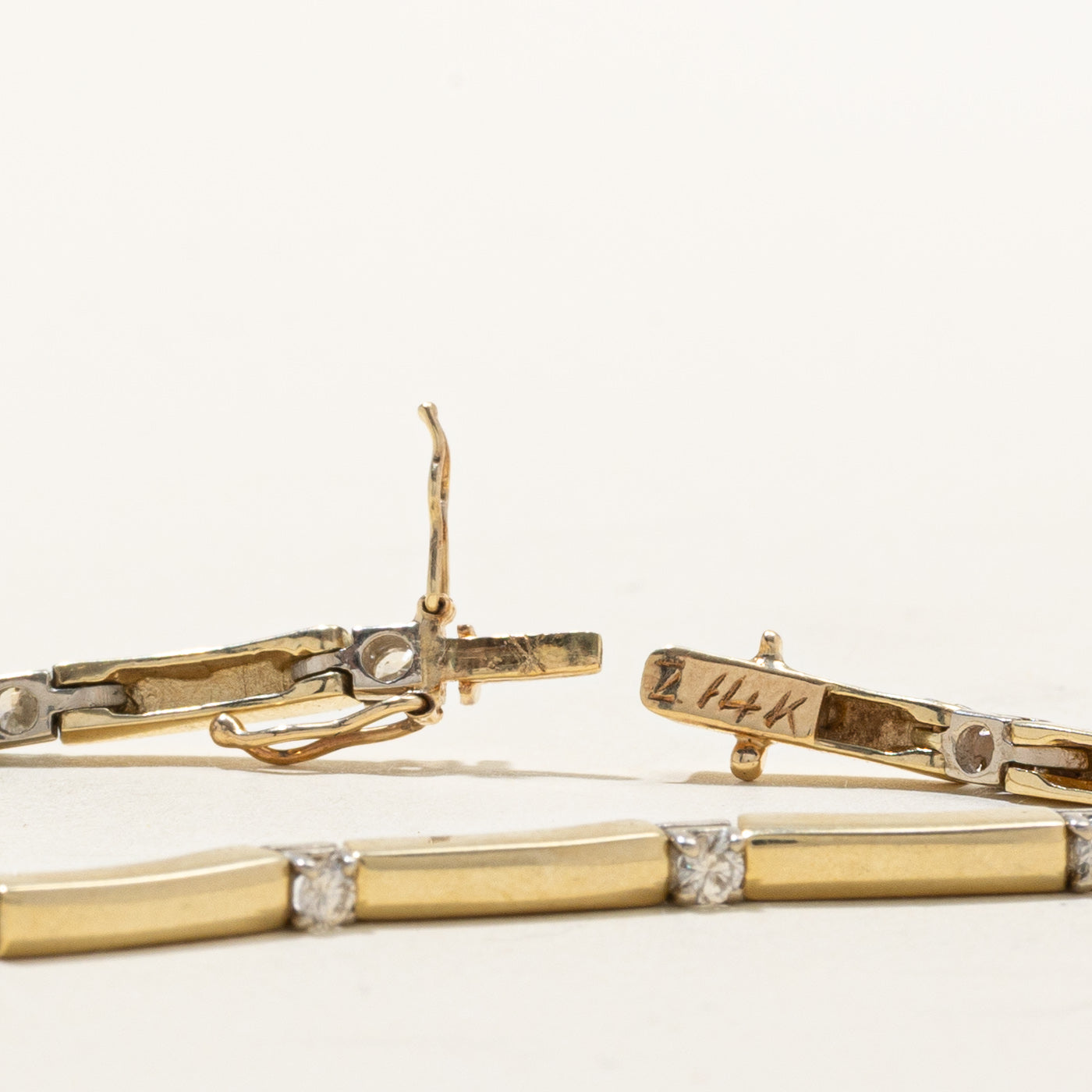 Bracelet barrette satellite en or 14 carats serti de diamants | 0,84 ct au total | 19 cm