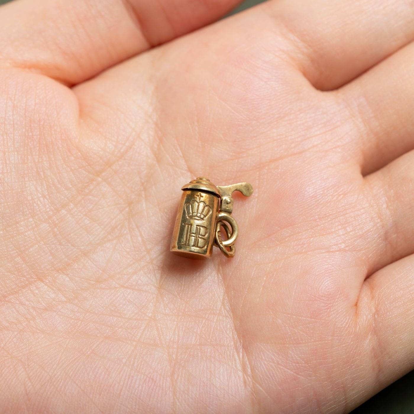Vintage Italian Yellow Gold Engraved Beer Stein Charm