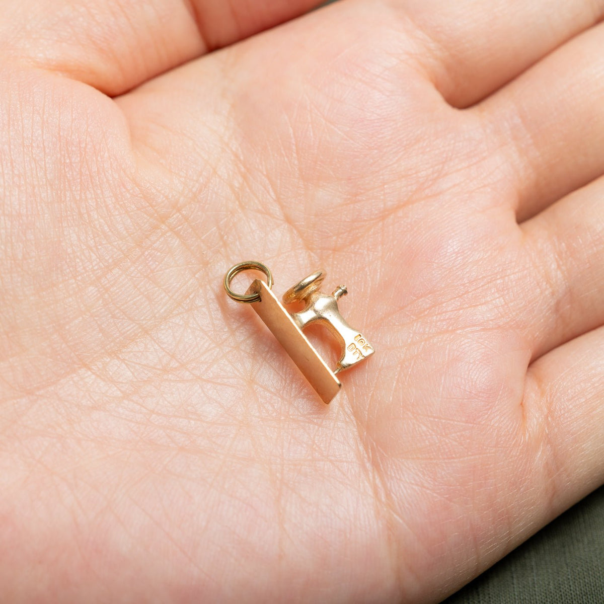 10k Yellow Gold Sewing Machine Charm