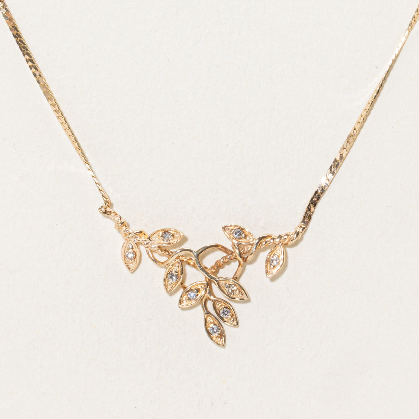 10k Scattered Diamond Vine Pendant Necklace | 16"
