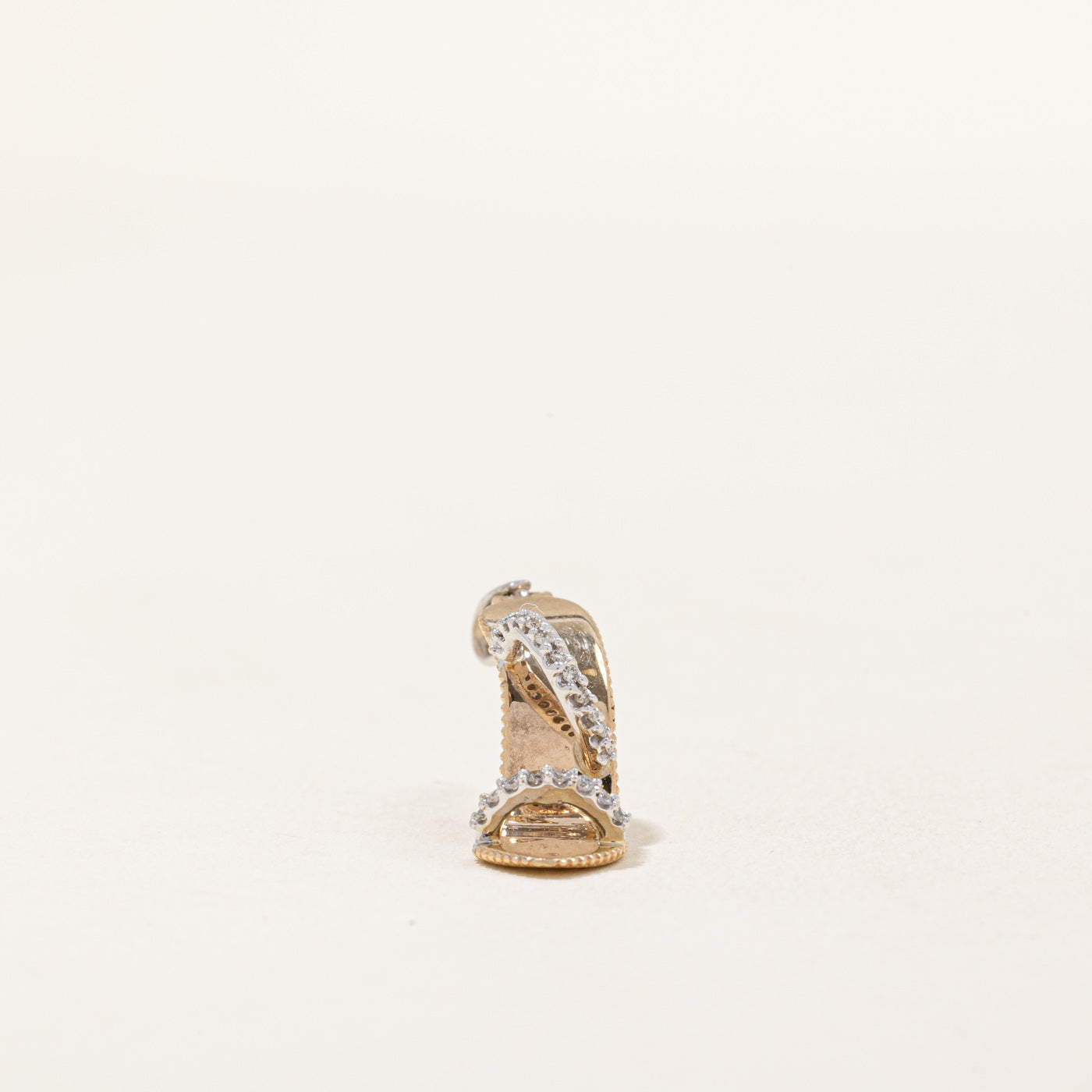 Pendentif talon haut en diamant | 0,05 ct |