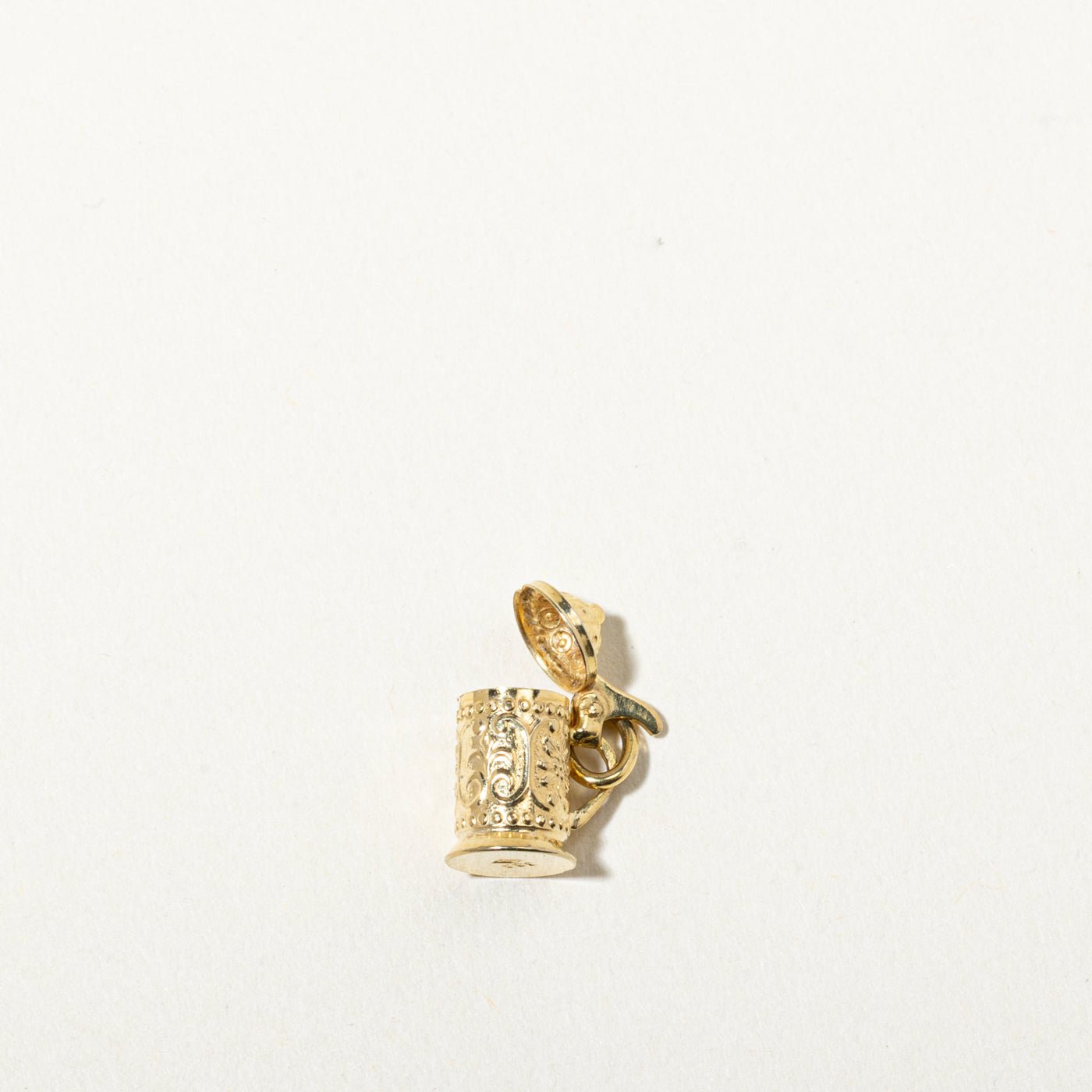 8k Yellow Gold Embossed Beer Stein Charm