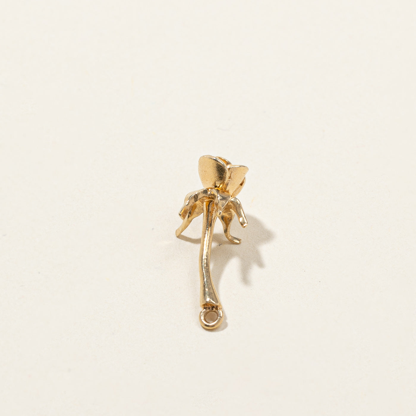 Breloque bouton de rose en or 10 carats